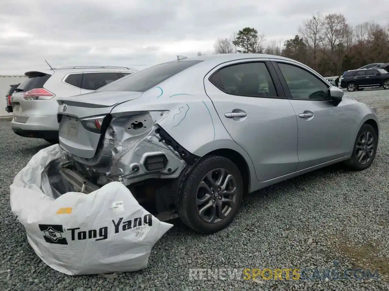 4 Photograph of a damaged car 3MYDLBYV5LY709331 TOYOTA YARIS 2020