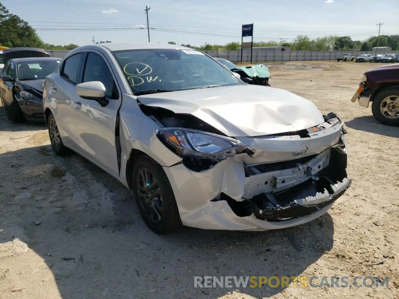 1 Photograph of a damaged car 3MYDLBYV5LY712486 TOYOTA YARIS 2020