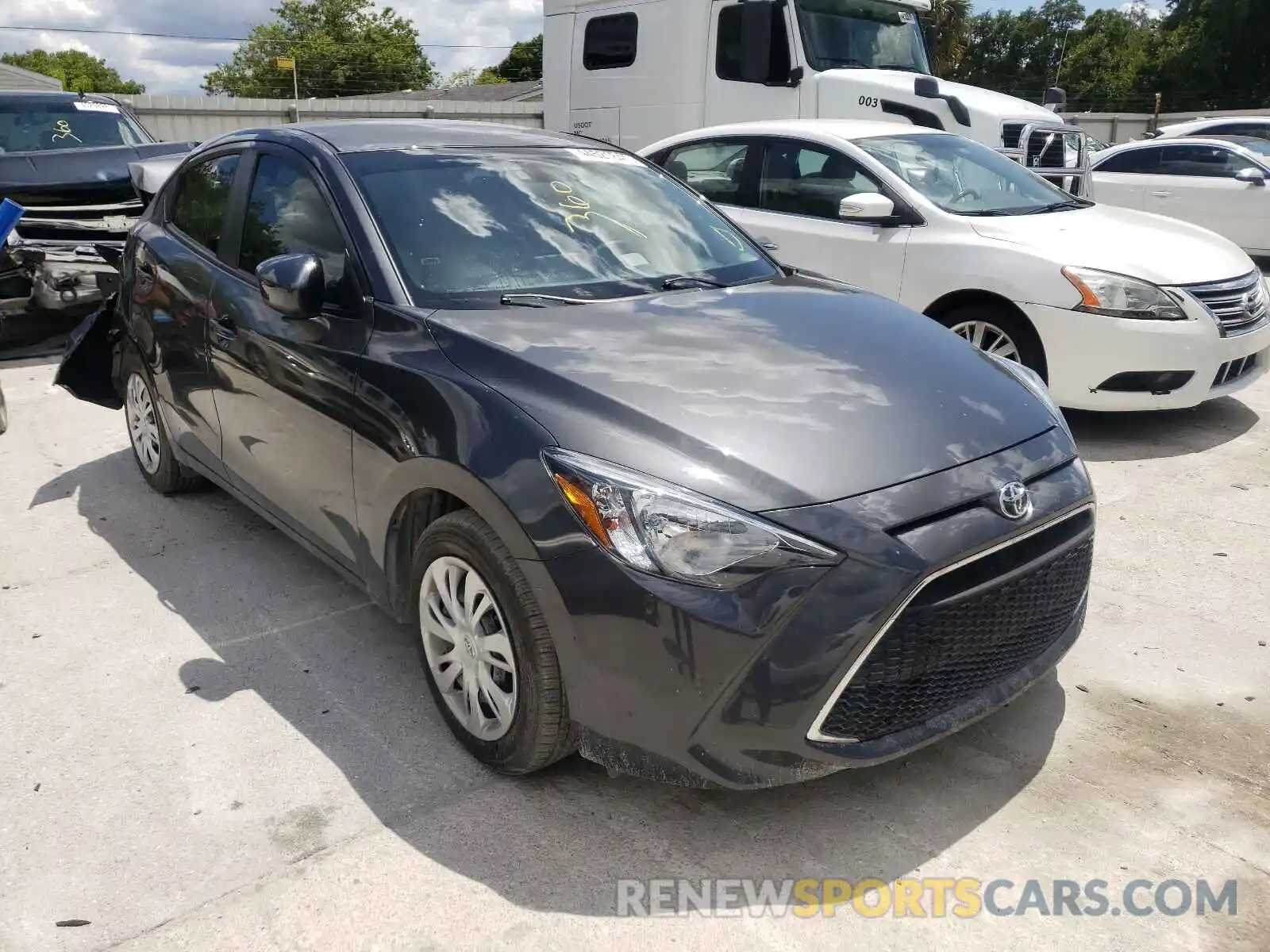 1 Photograph of a damaged car 3MYDLBYV5LY717025 TOYOTA YARIS 2020