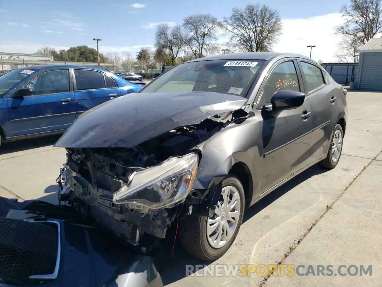 2 Photograph of a damaged car 3MYDLBYV7LY708598 TOYOTA YARIS 2020