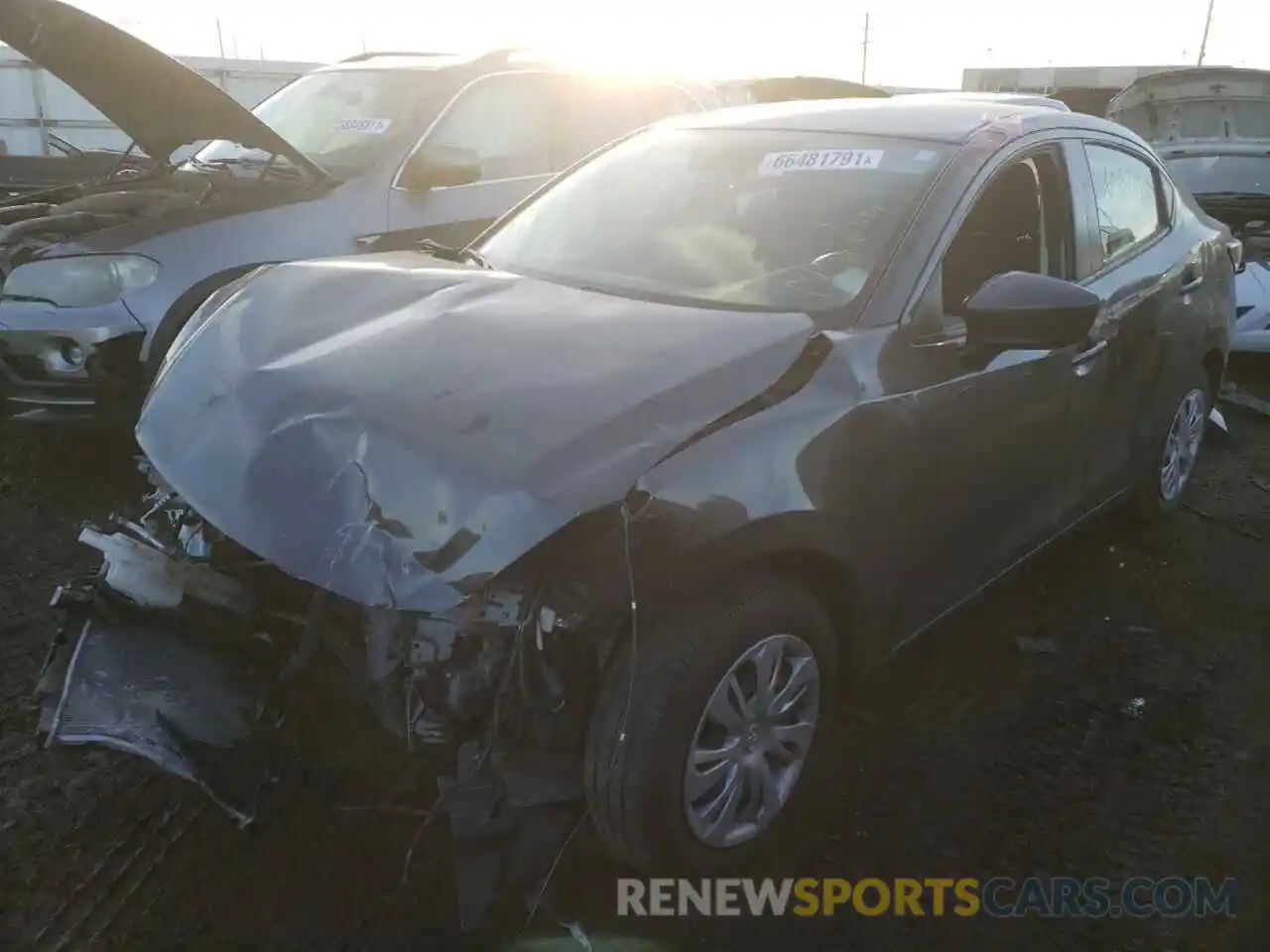 2 Photograph of a damaged car 3MYDLBYV7LY710366 TOYOTA YARIS 2020