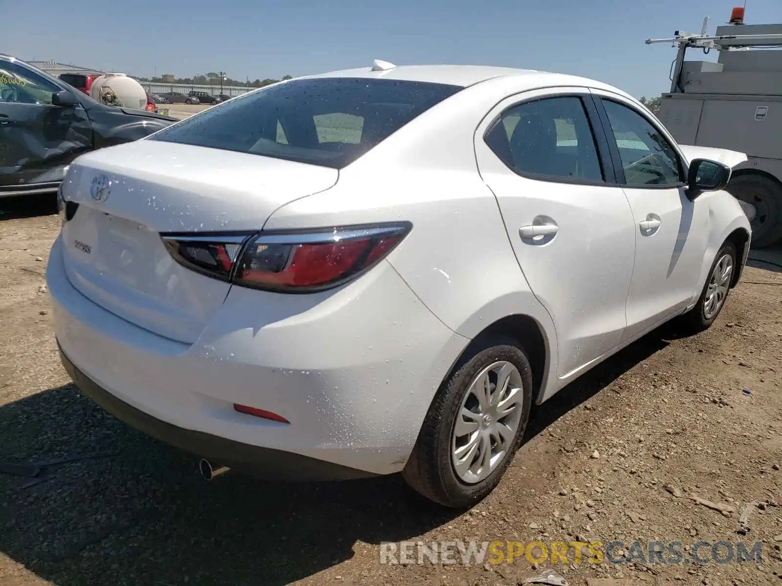 4 Photograph of a damaged car 3MYDLBYV7LY710660 TOYOTA YARIS 2020