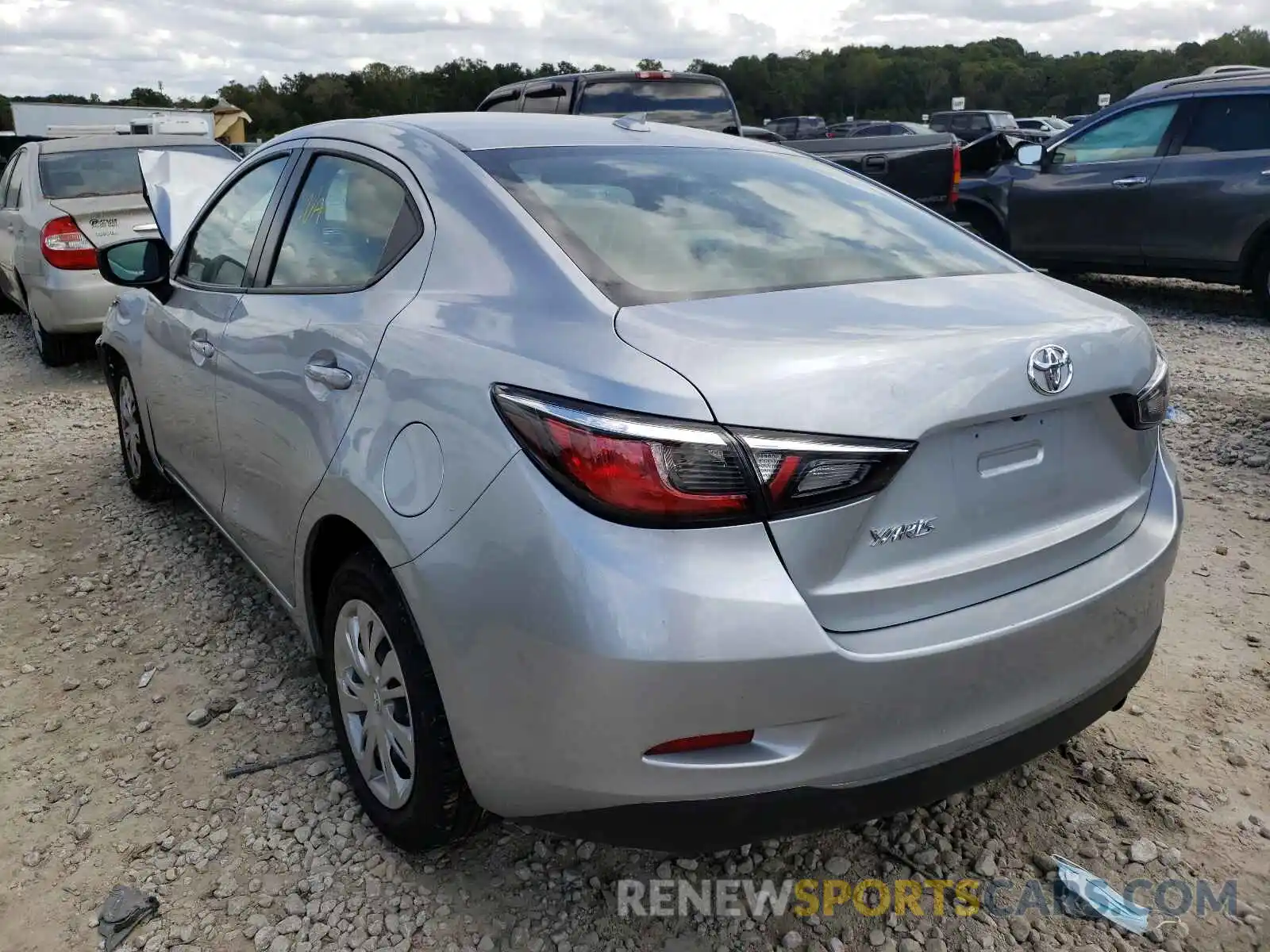 3 Photograph of a damaged car 3MYDLBYV7LY712019 TOYOTA YARIS 2020