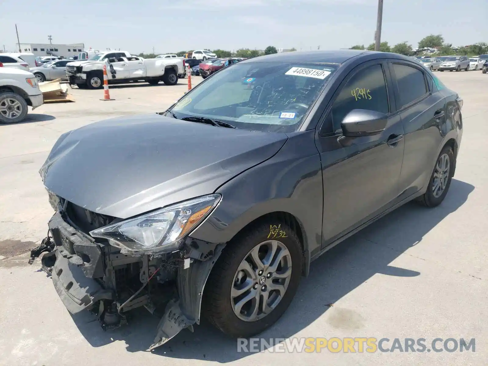 2 Photograph of a damaged car 3MYDLBYV8LY709453 TOYOTA YARIS 2020