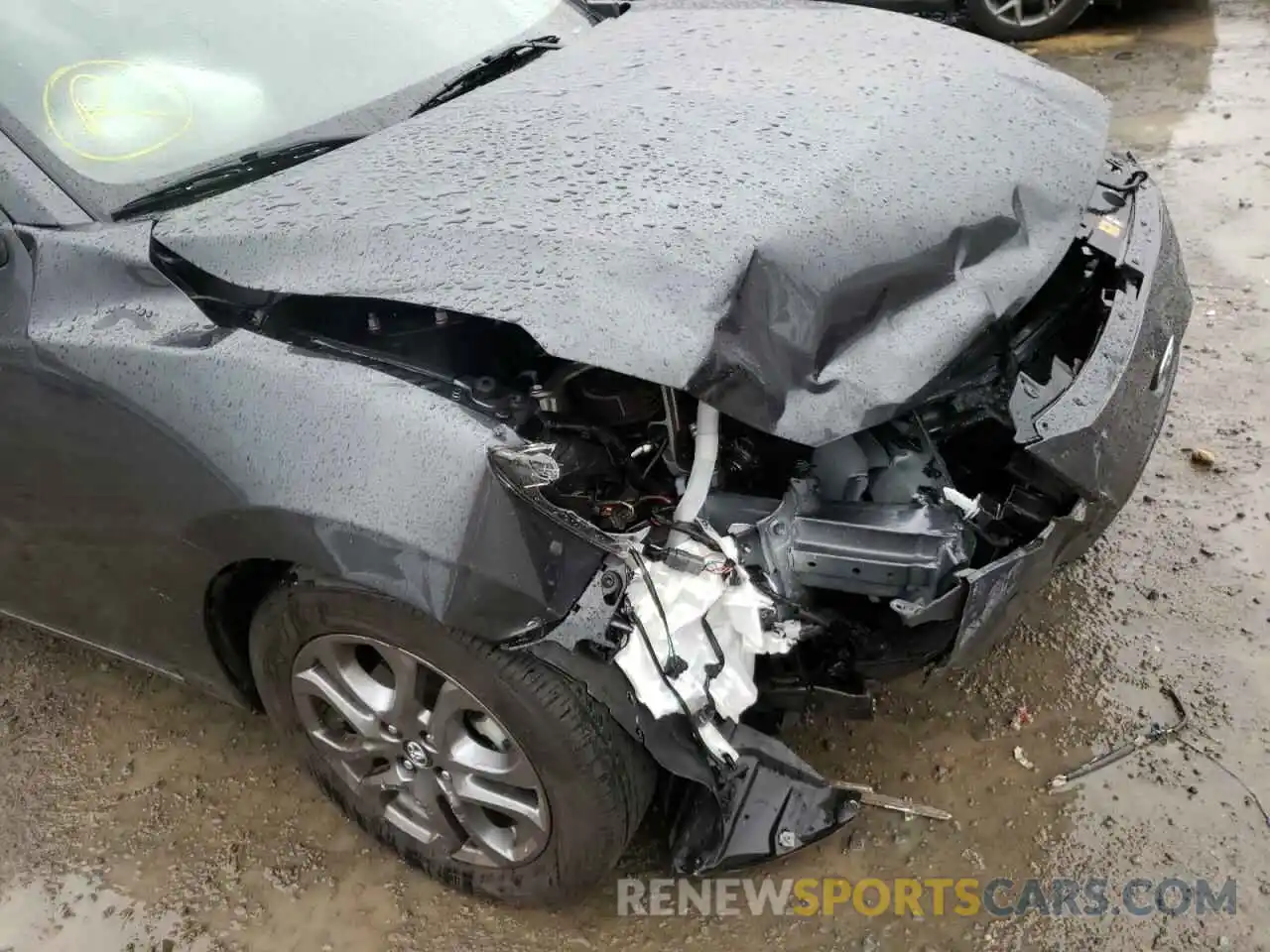 9 Photograph of a damaged car 3MYDLBYV8LY716483 TOYOTA YARIS 2020