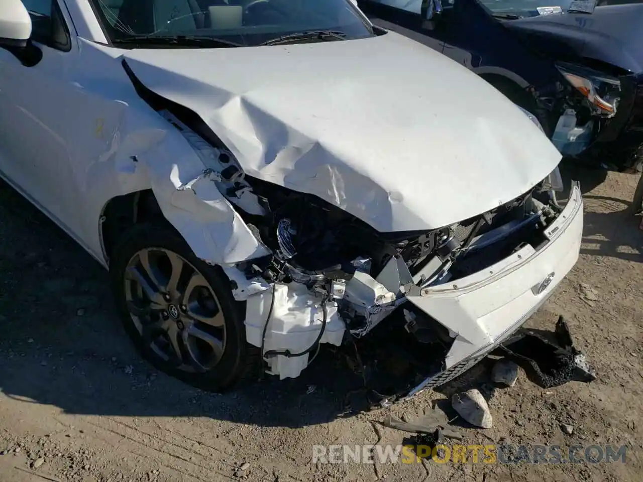 9 Photograph of a damaged car 3MYDLBYV9LY711566 TOYOTA YARIS 2020