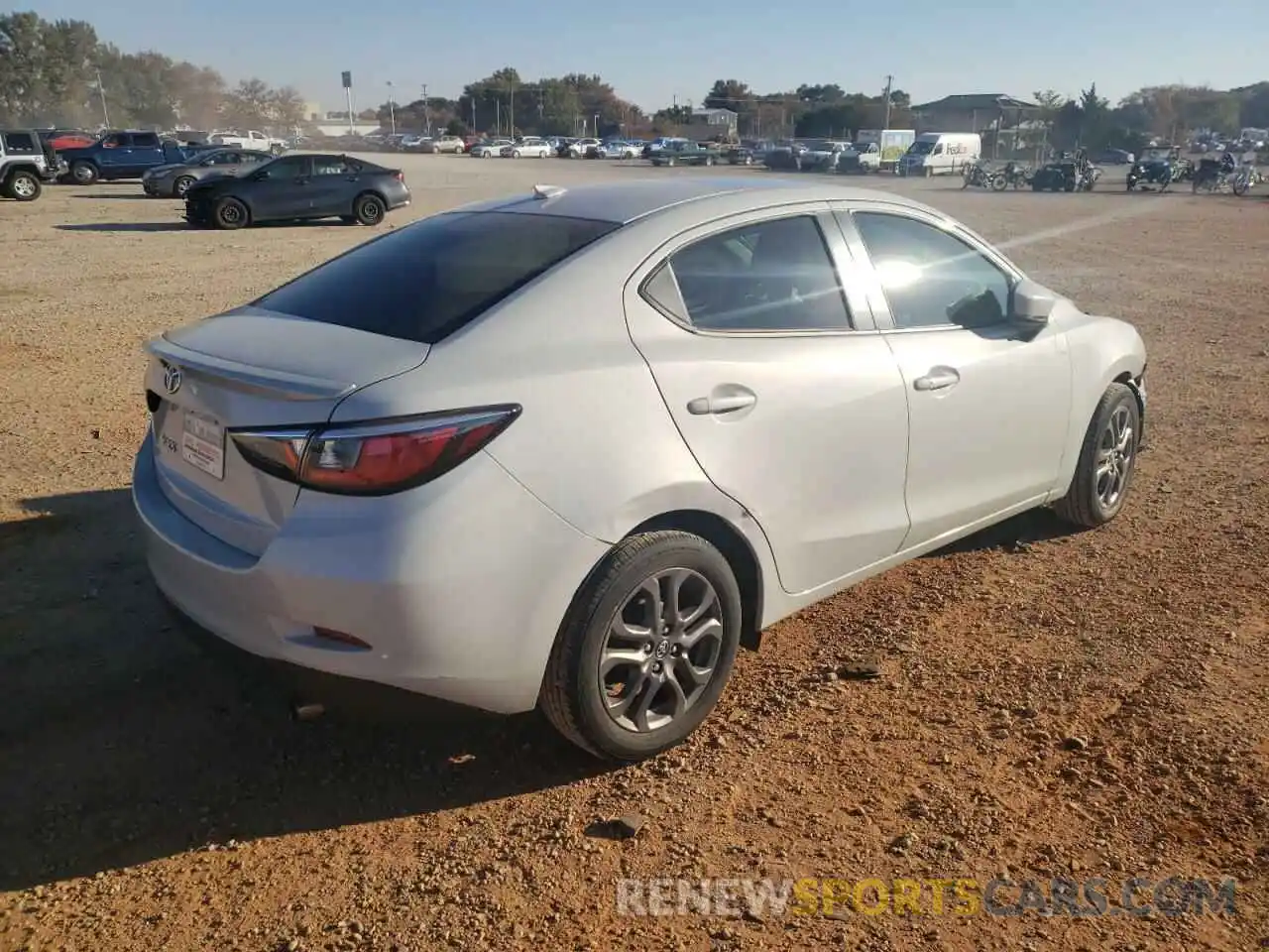 4 Photograph of a damaged car 3MYDLBYVXLY700205 TOYOTA YARIS 2020