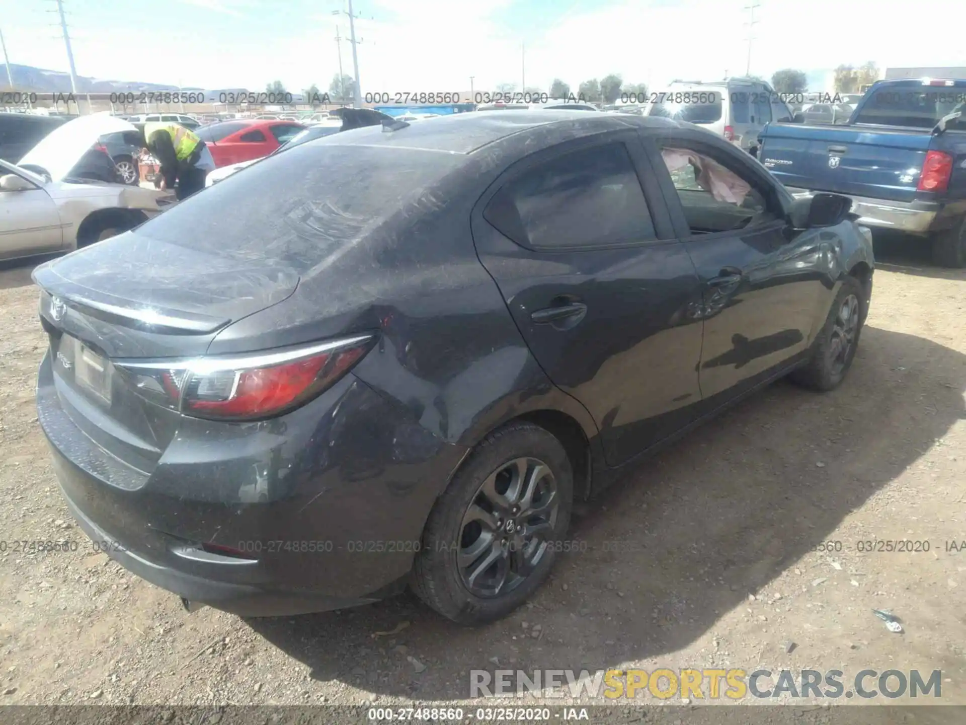 4 Photograph of a damaged car 3MYDLBYVXLY708384 TOYOTA YARIS 2020