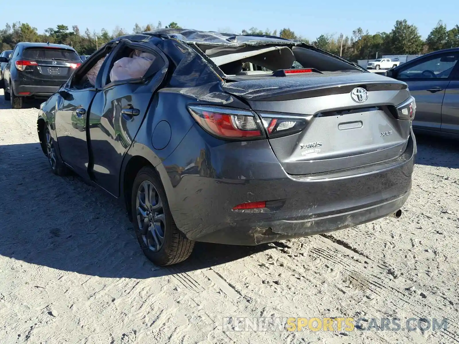 3 Photograph of a damaged car 3MYDLBYVXLY709907 TOYOTA YARIS 2020