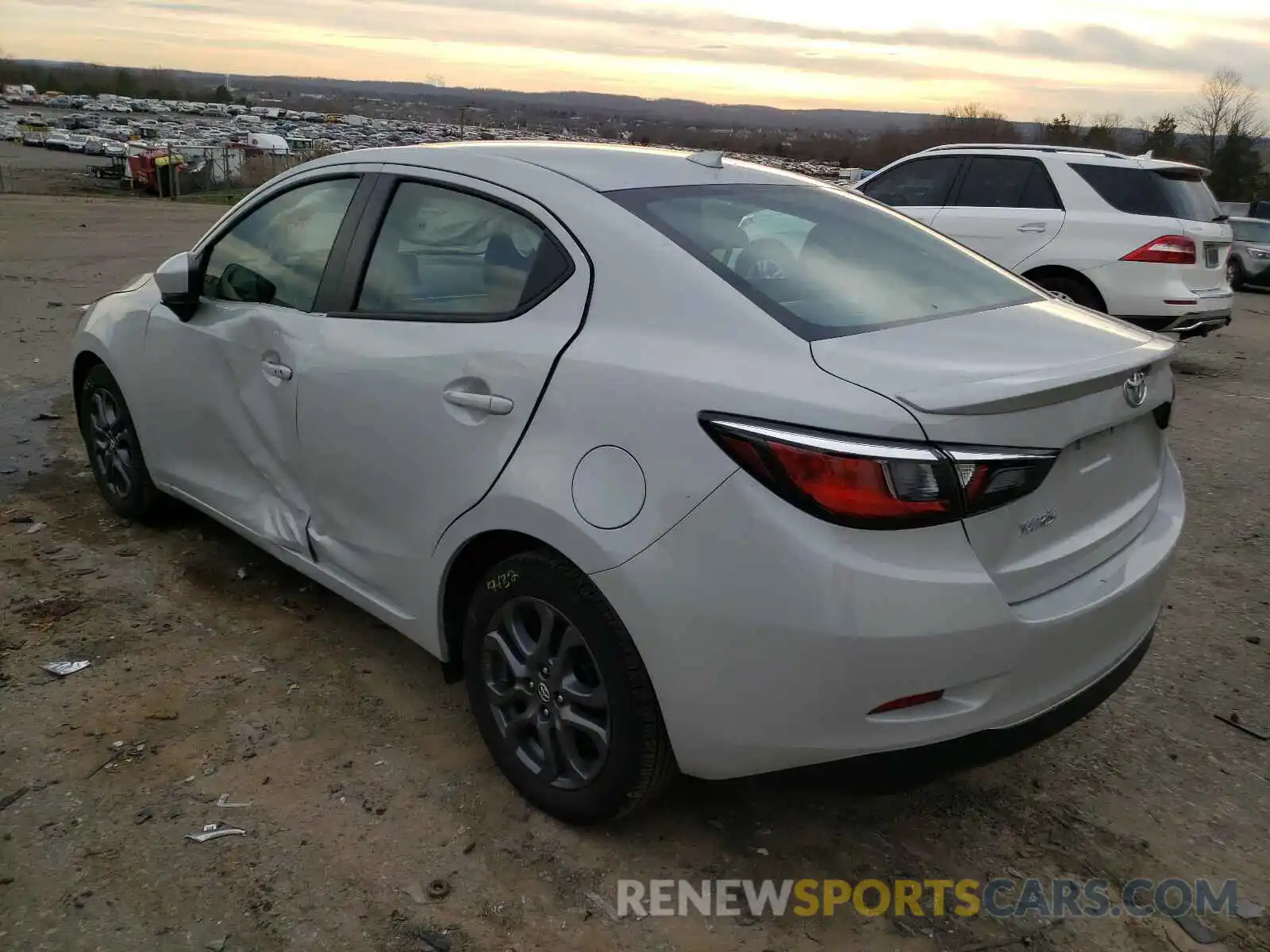 3 Photograph of a damaged car 3MYDLBYVXLY711687 TOYOTA YARIS 2020