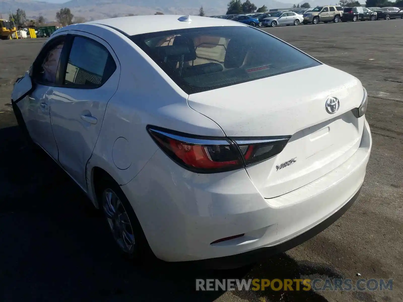 3 Photograph of a damaged car 3MYDLBYVXLY712080 TOYOTA YARIS 2020