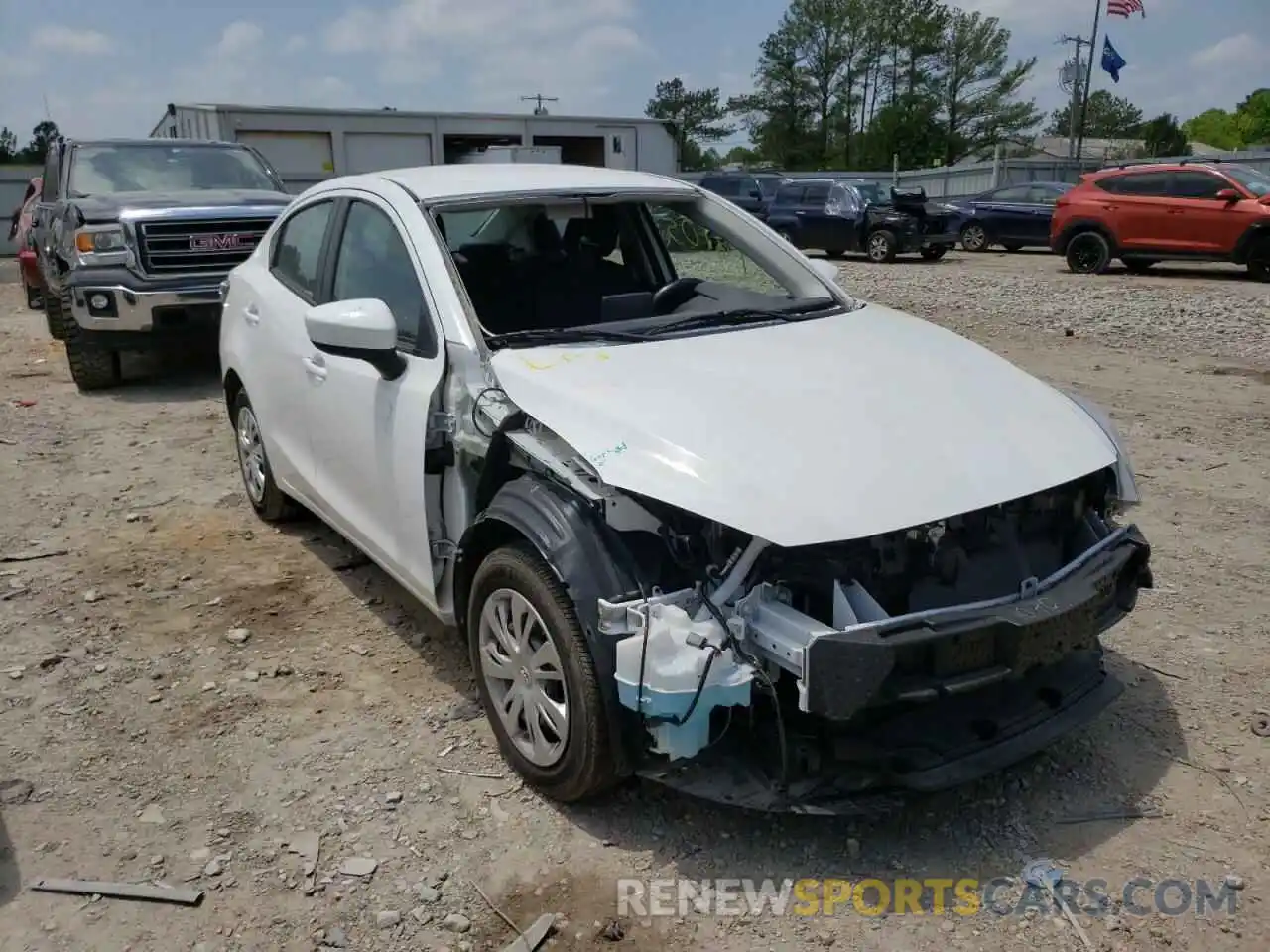 1 Photograph of a damaged car 3MYDLBYVXLY712256 TOYOTA YARIS 2020