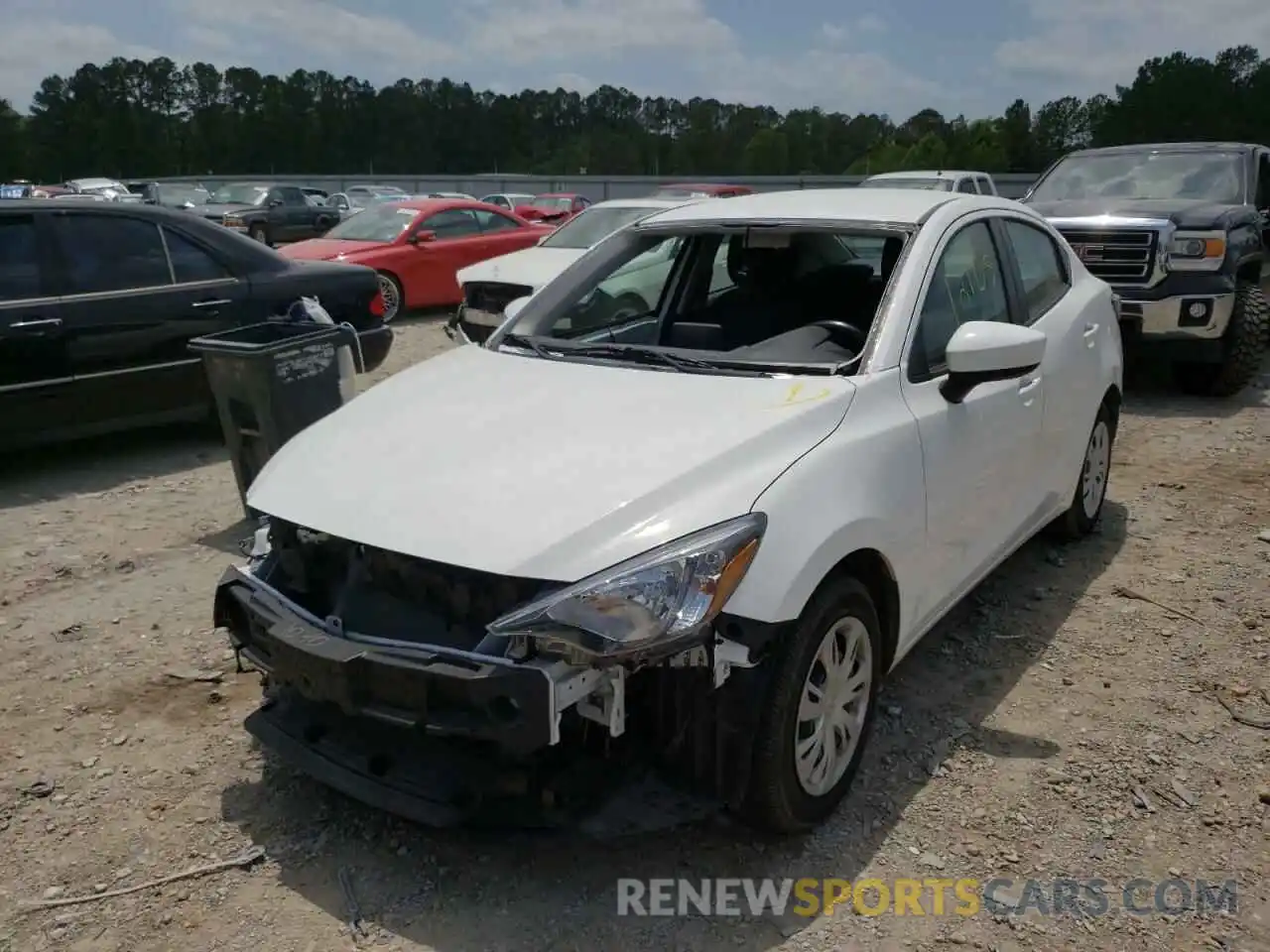 2 Photograph of a damaged car 3MYDLBYVXLY712256 TOYOTA YARIS 2020