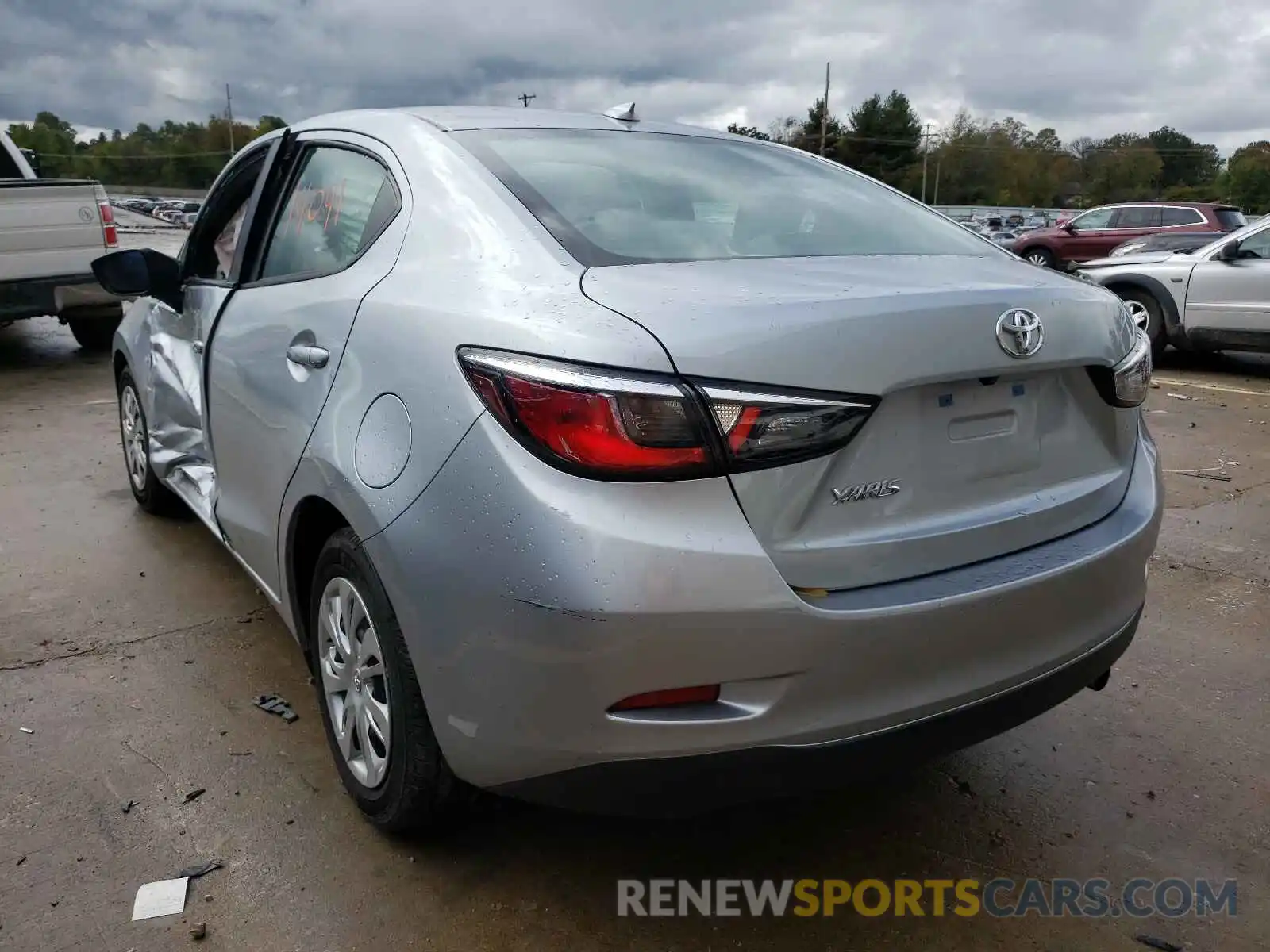 3 Photograph of a damaged car 3MYDLBYVXLY715819 TOYOTA YARIS 2020