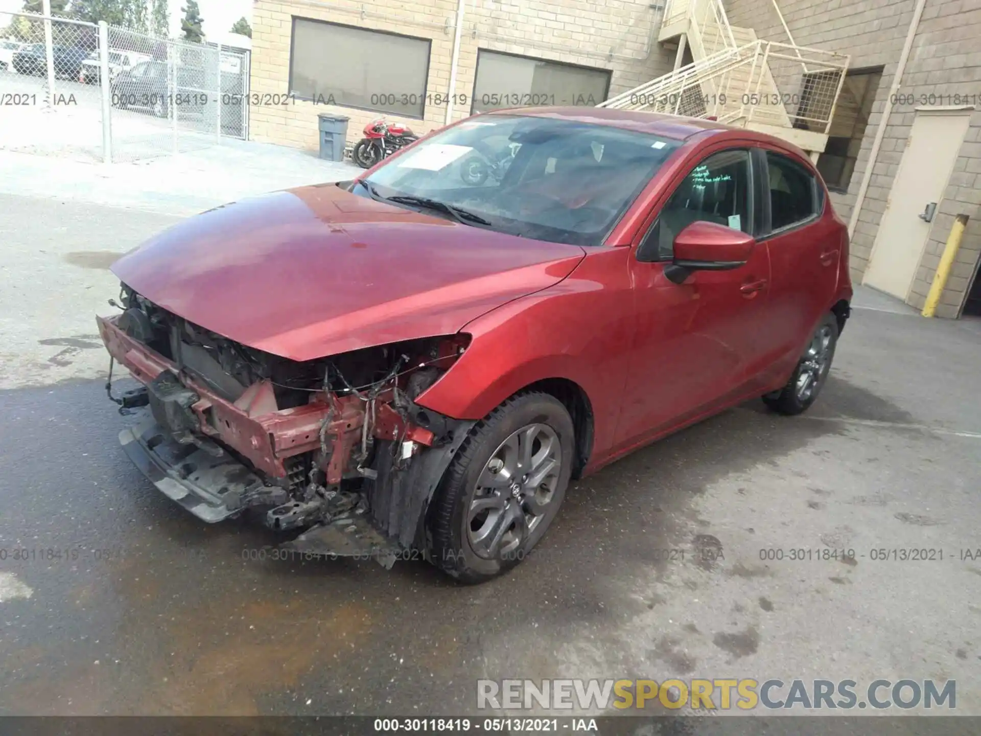 2 Photograph of a damaged car 3MYDLBJV1LY704637 TOYOTA YARIS HATCHBACK 2020