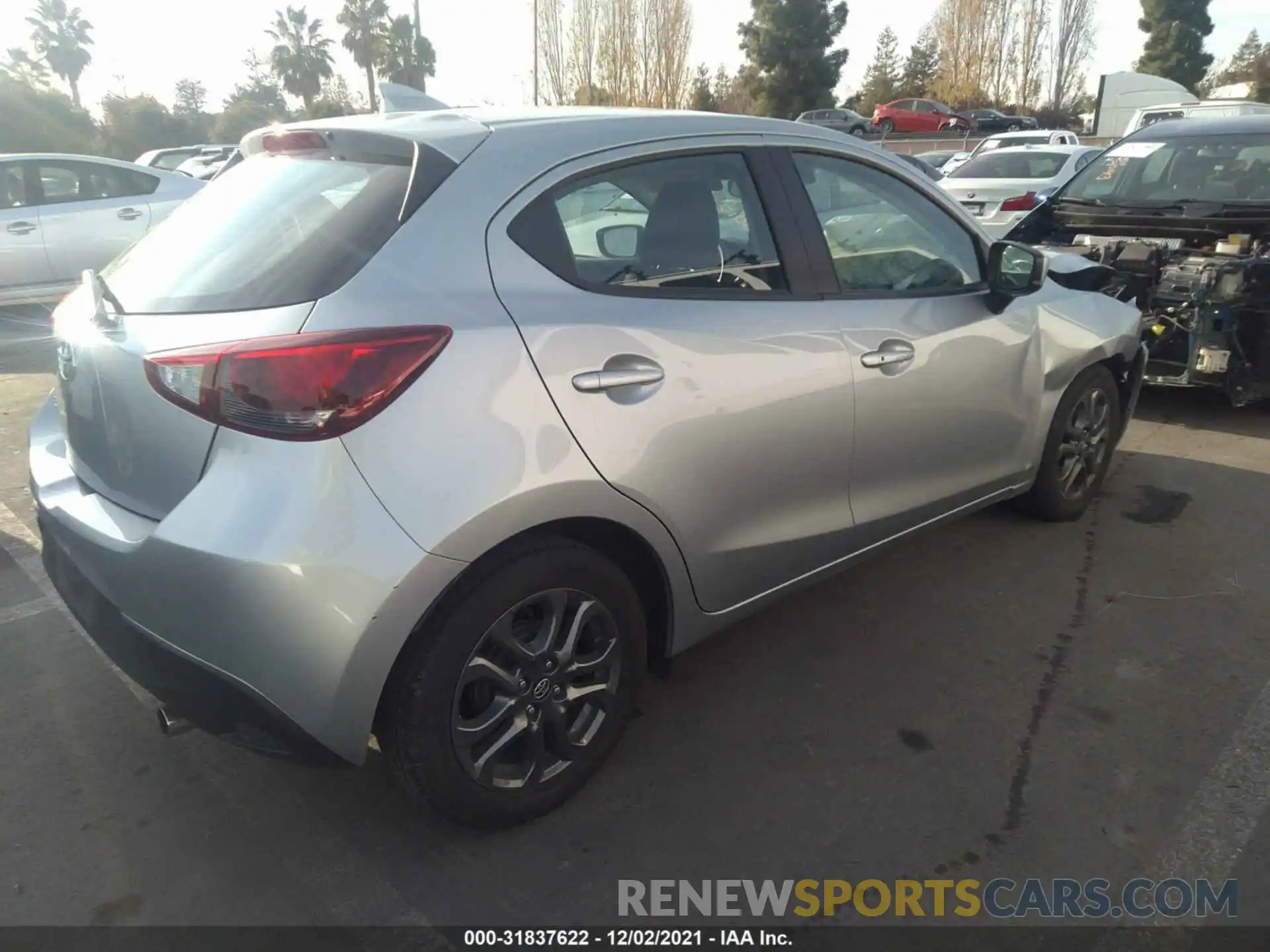 4 Photograph of a damaged car 3MYDLBJV2LY700533 TOYOTA YARIS HATCHBACK 2020