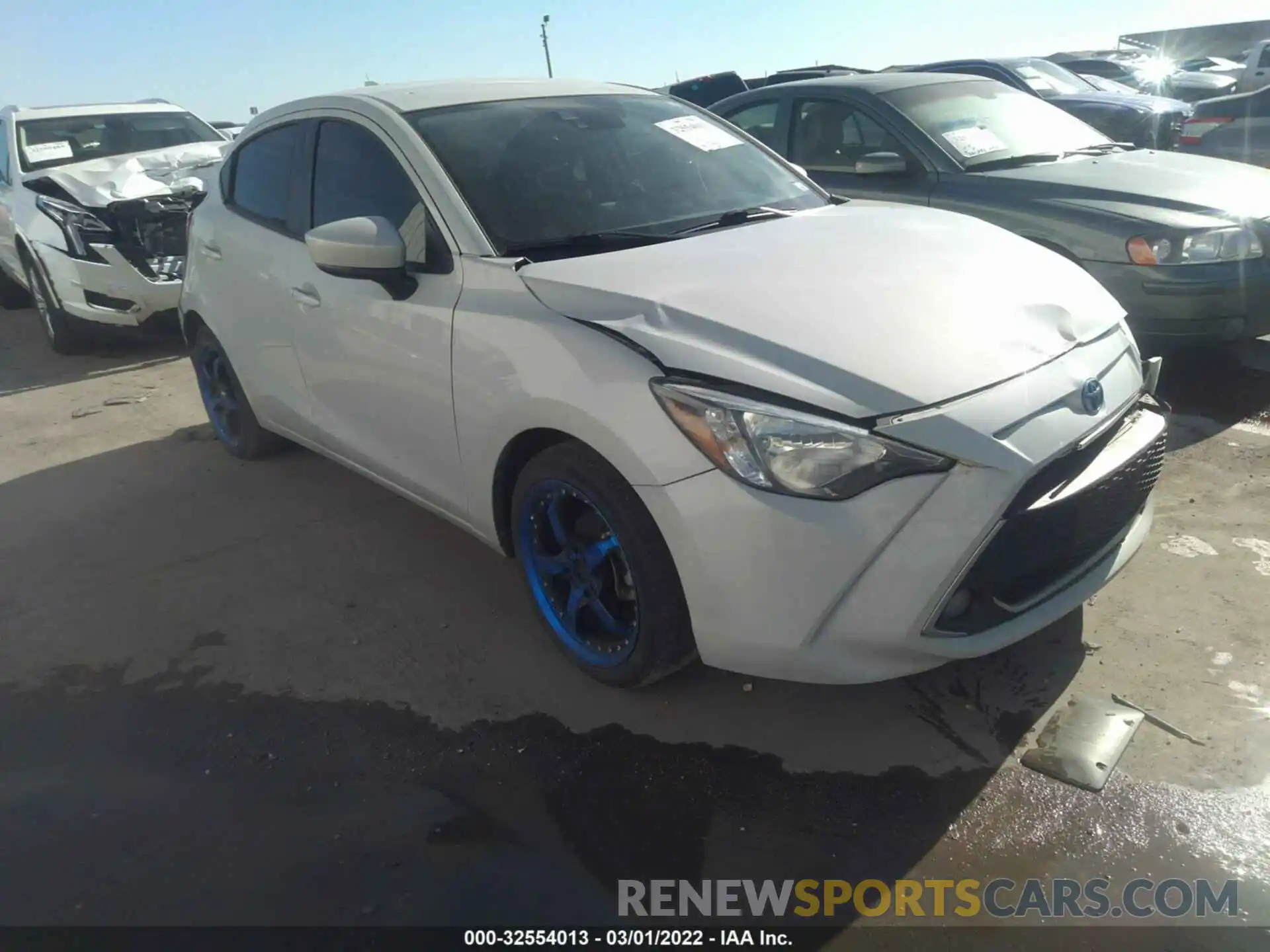 1 Photograph of a damaged car 3MYDLBJV2LY706543 TOYOTA YARIS HATCHBACK 2020