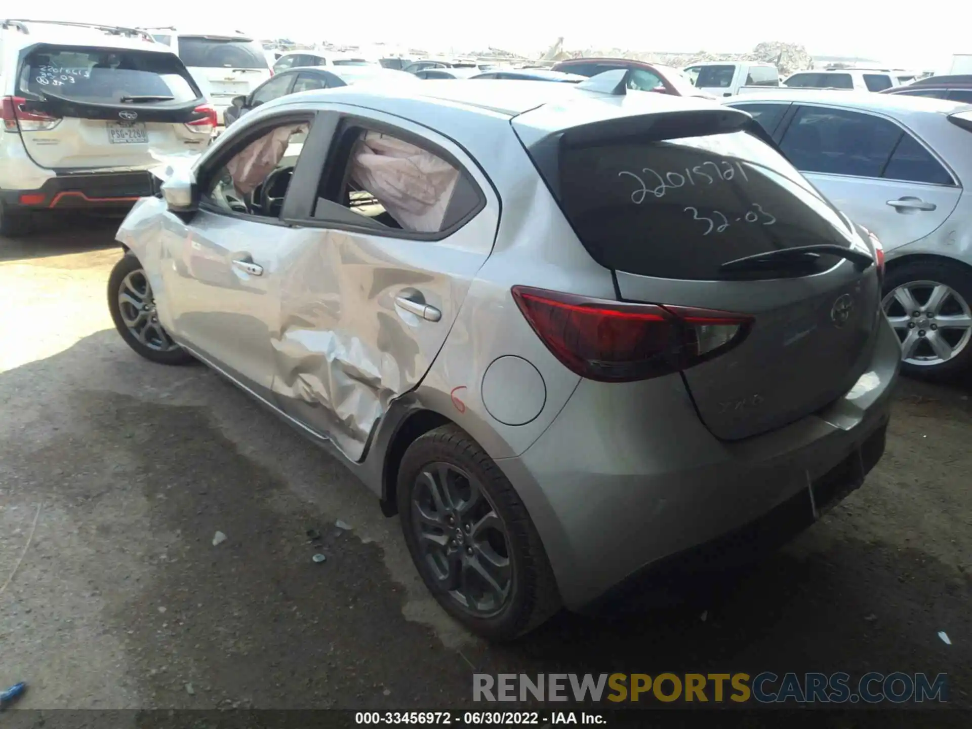 3 Photograph of a damaged car 3MYDLBJV3LY702713 TOYOTA YARIS HATCHBACK 2020