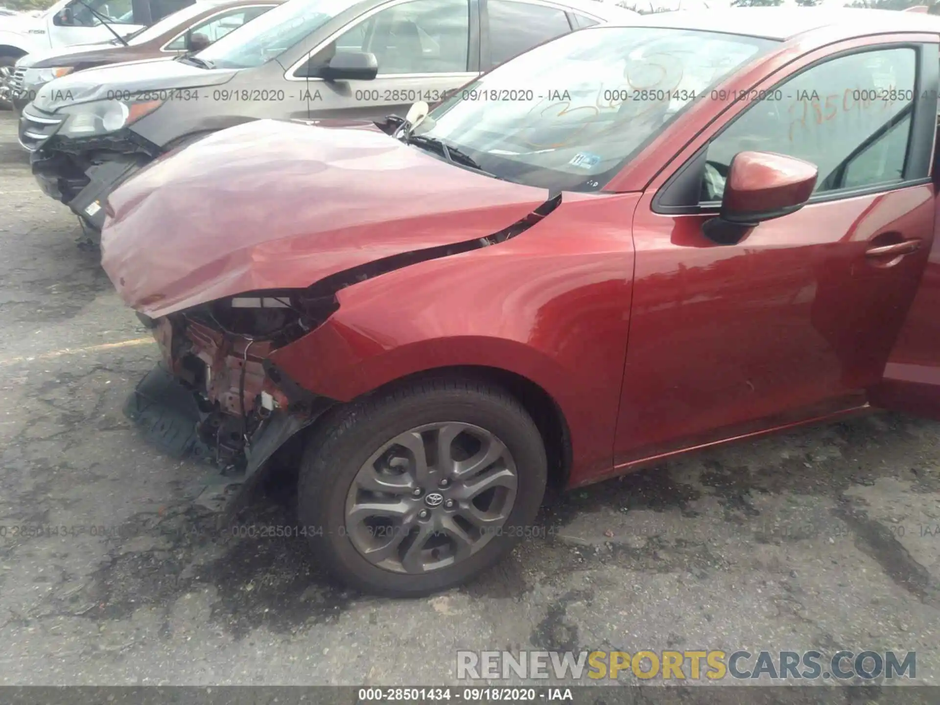 2 Photograph of a damaged car 3MYDLBJV3LY704932 TOYOTA YARIS HATCHBACK 2020