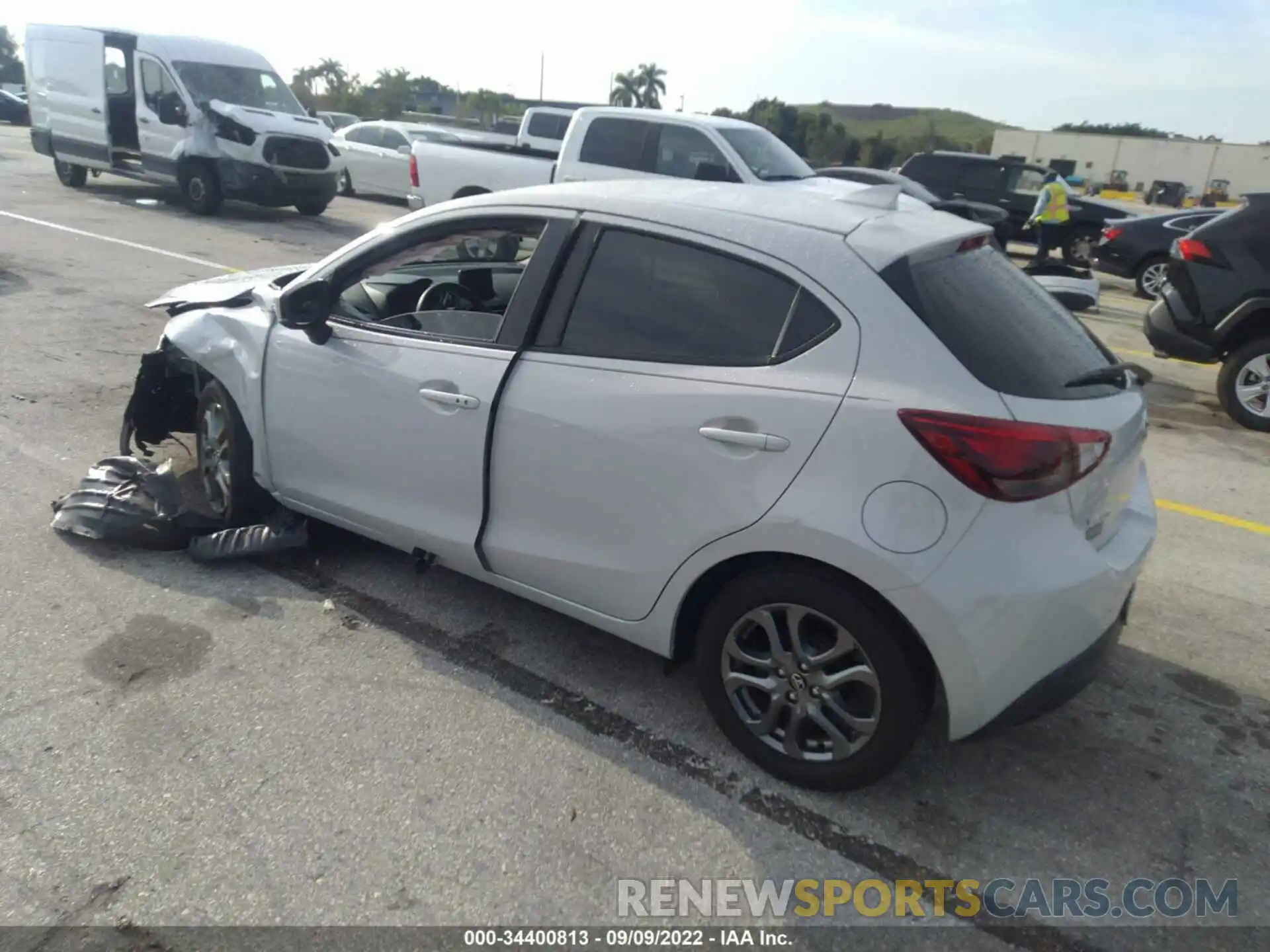 3 Photograph of a damaged car 3MYDLBJV3LY708981 TOYOTA YARIS HATCHBACK 2020