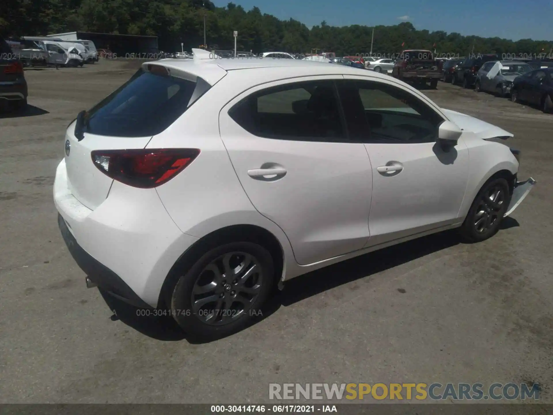 4 Photograph of a damaged car 3MYDLBJV5LY704821 TOYOTA YARIS HATCHBACK 2020