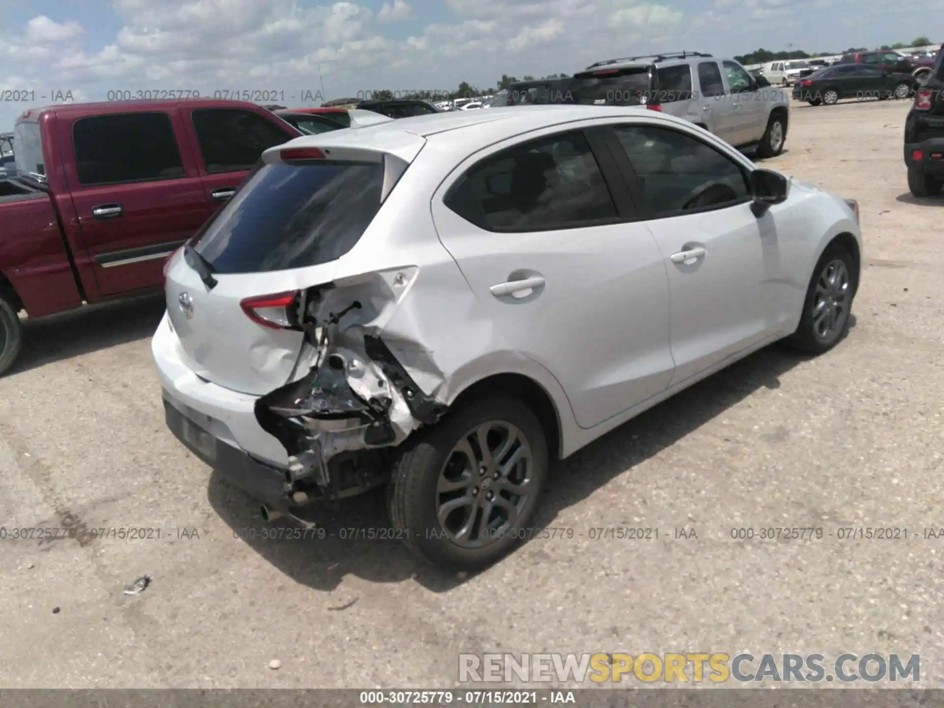 4 Photograph of a damaged car 3MYDLBJV5LY705385 TOYOTA YARIS HATCHBACK 2020