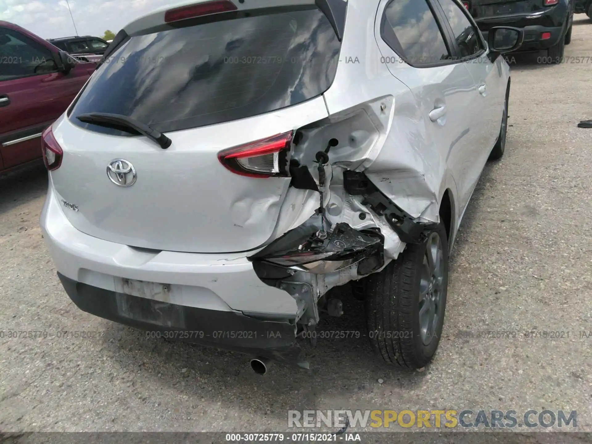 6 Photograph of a damaged car 3MYDLBJV5LY705385 TOYOTA YARIS HATCHBACK 2020