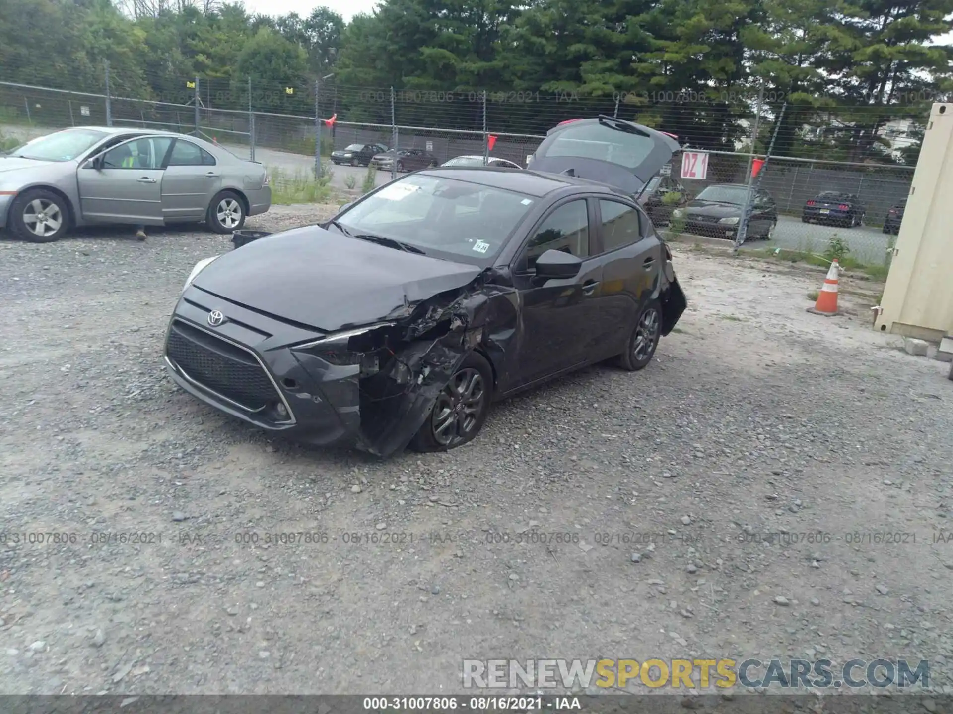 2 Photograph of a damaged car 3MYDLBJV5LY707055 TOYOTA YARIS HATCHBACK 2020