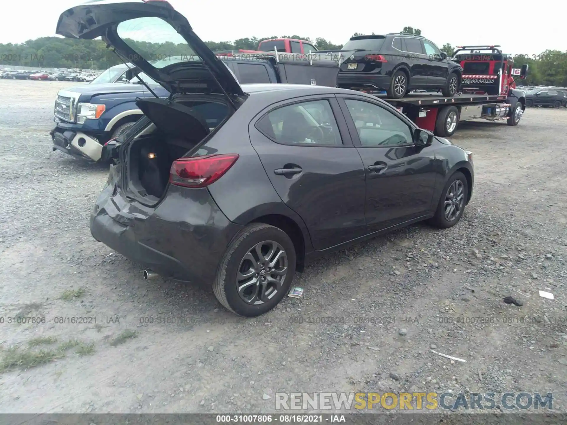 4 Photograph of a damaged car 3MYDLBJV5LY707055 TOYOTA YARIS HATCHBACK 2020