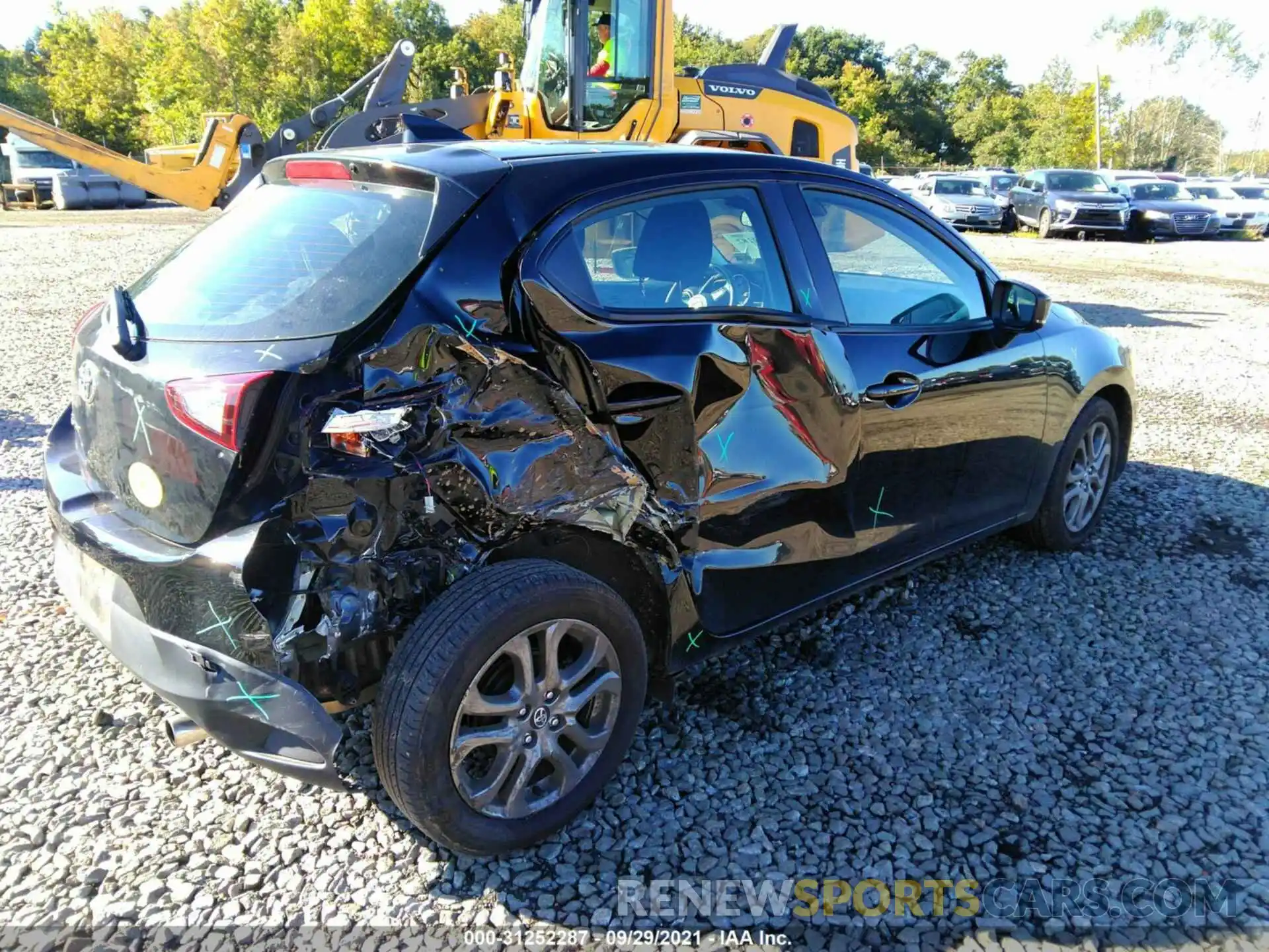 4 Photograph of a damaged car 3MYDLBJV5LY709808 TOYOTA YARIS HATCHBACK 2020