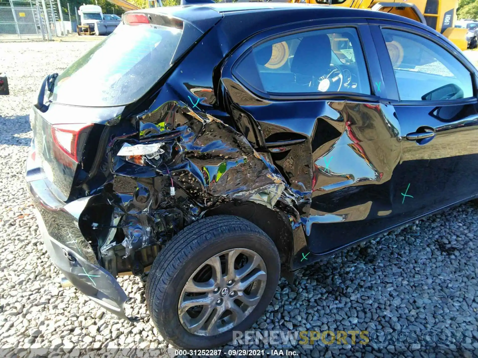 6 Photograph of a damaged car 3MYDLBJV5LY709808 TOYOTA YARIS HATCHBACK 2020