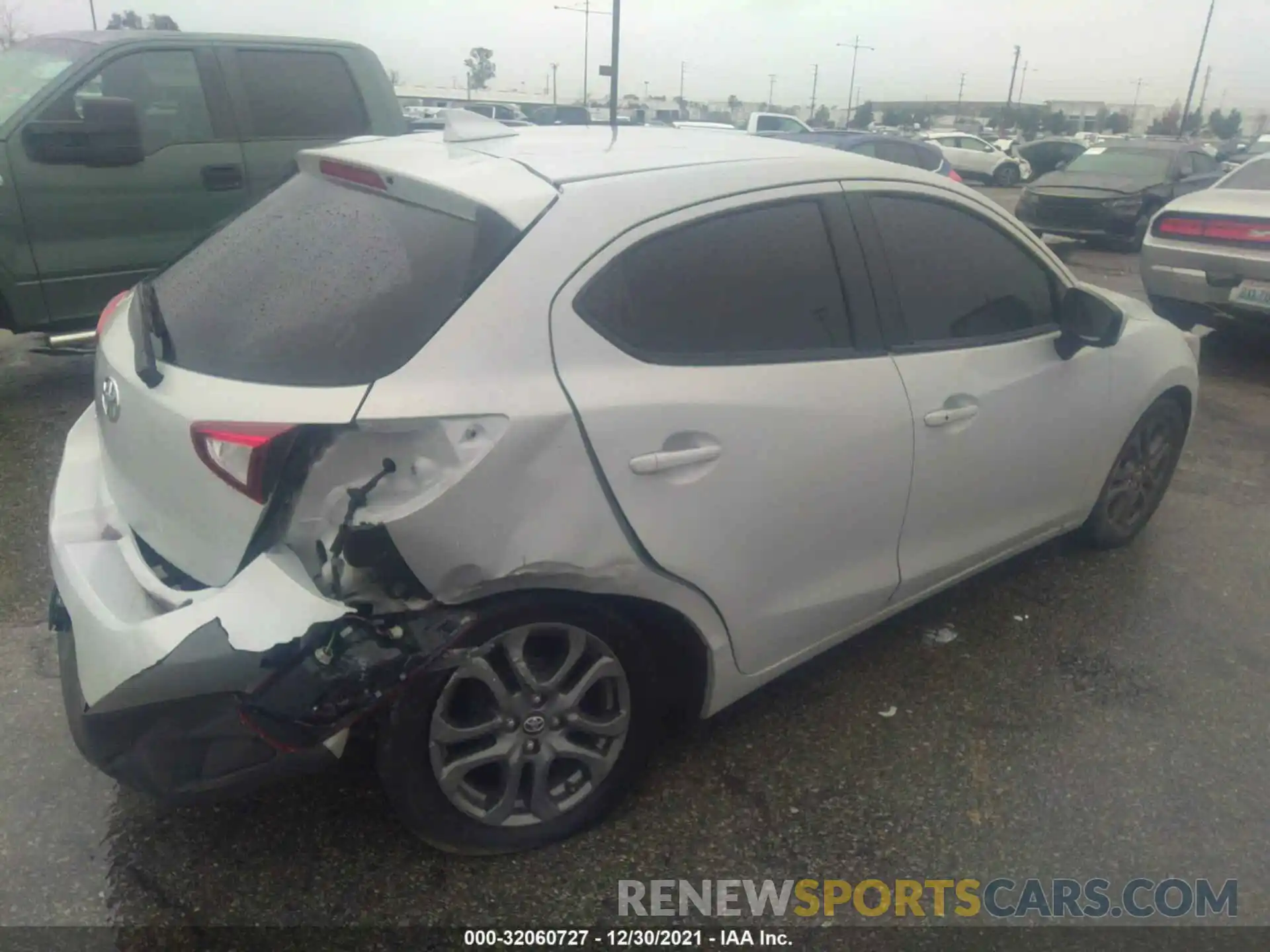 4 Photograph of a damaged car 3MYDLBJV6LY704908 TOYOTA YARIS HATCHBACK 2020