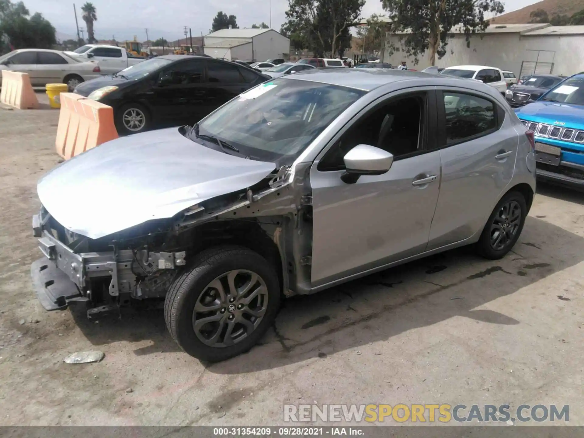 2 Photograph of a damaged car 3MYDLBJV6LY705735 TOYOTA YARIS HATCHBACK 2020