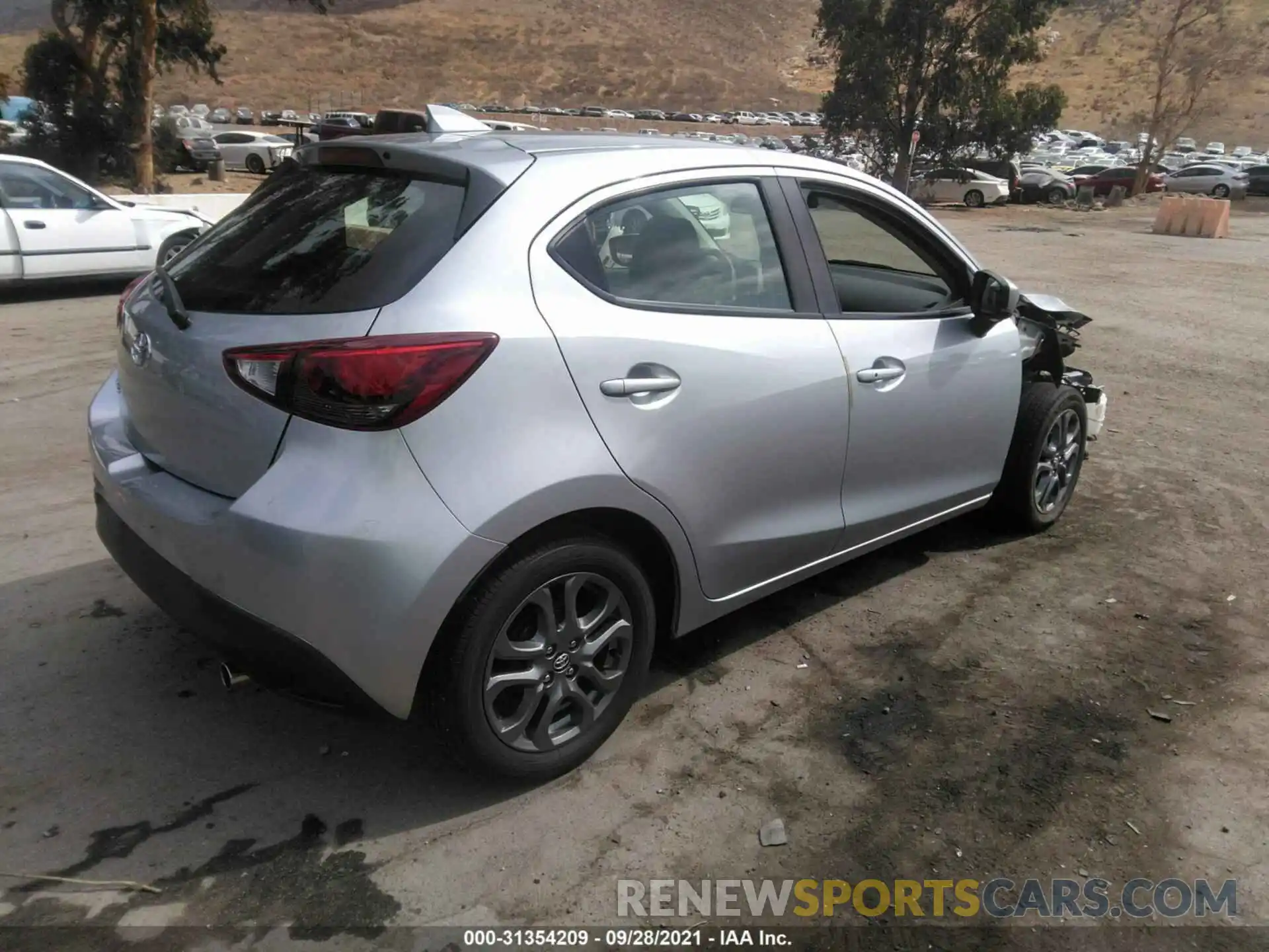 4 Photograph of a damaged car 3MYDLBJV6LY705735 TOYOTA YARIS HATCHBACK 2020