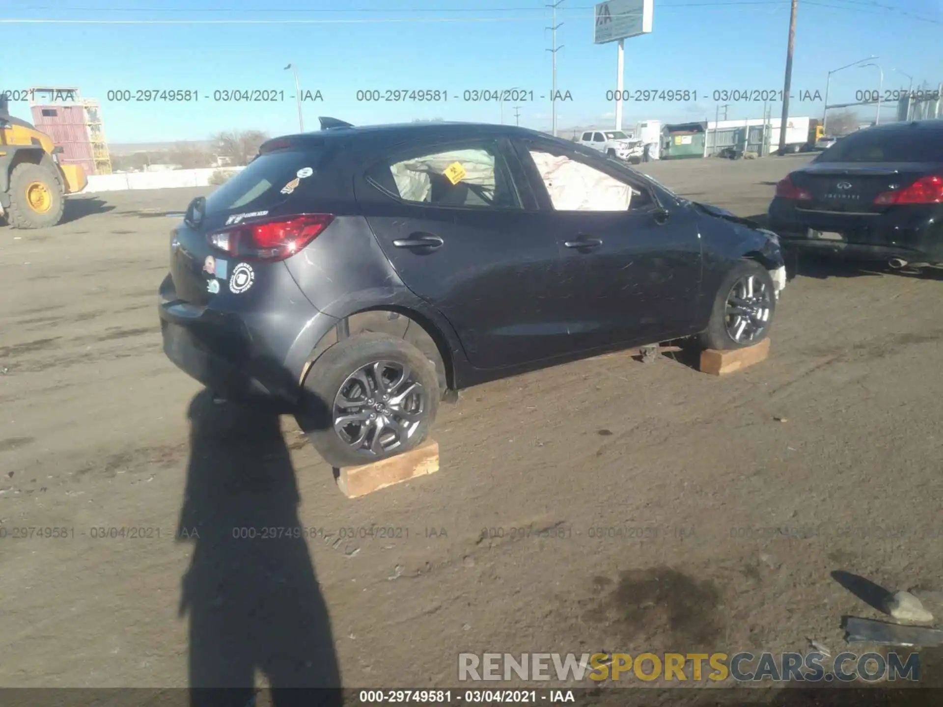 4 Photograph of a damaged car 3MYDLBJV6LY710384 TOYOTA YARIS HATCHBACK 2020