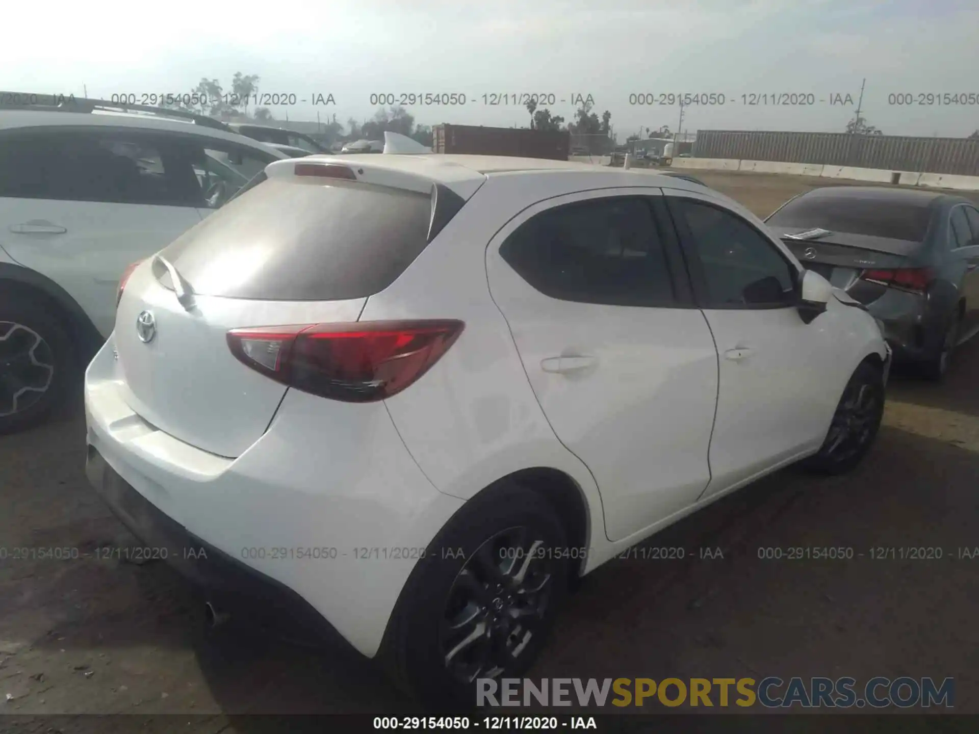 4 Photograph of a damaged car 3MYDLBJV7LY702245 TOYOTA YARIS HATCHBACK 2020