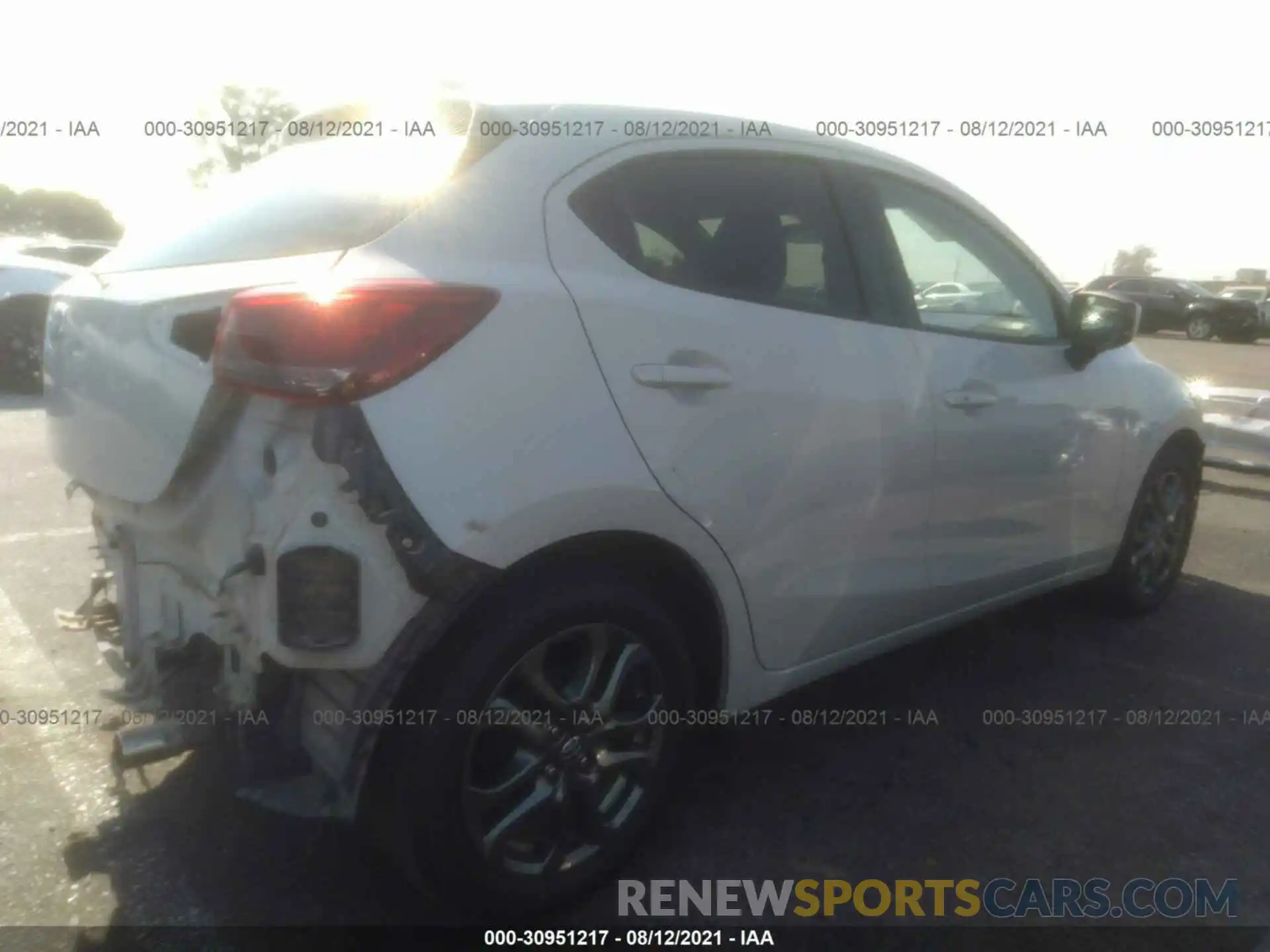 4 Photograph of a damaged car 3MYDLBJV7LY707185 TOYOTA YARIS HATCHBACK 2020