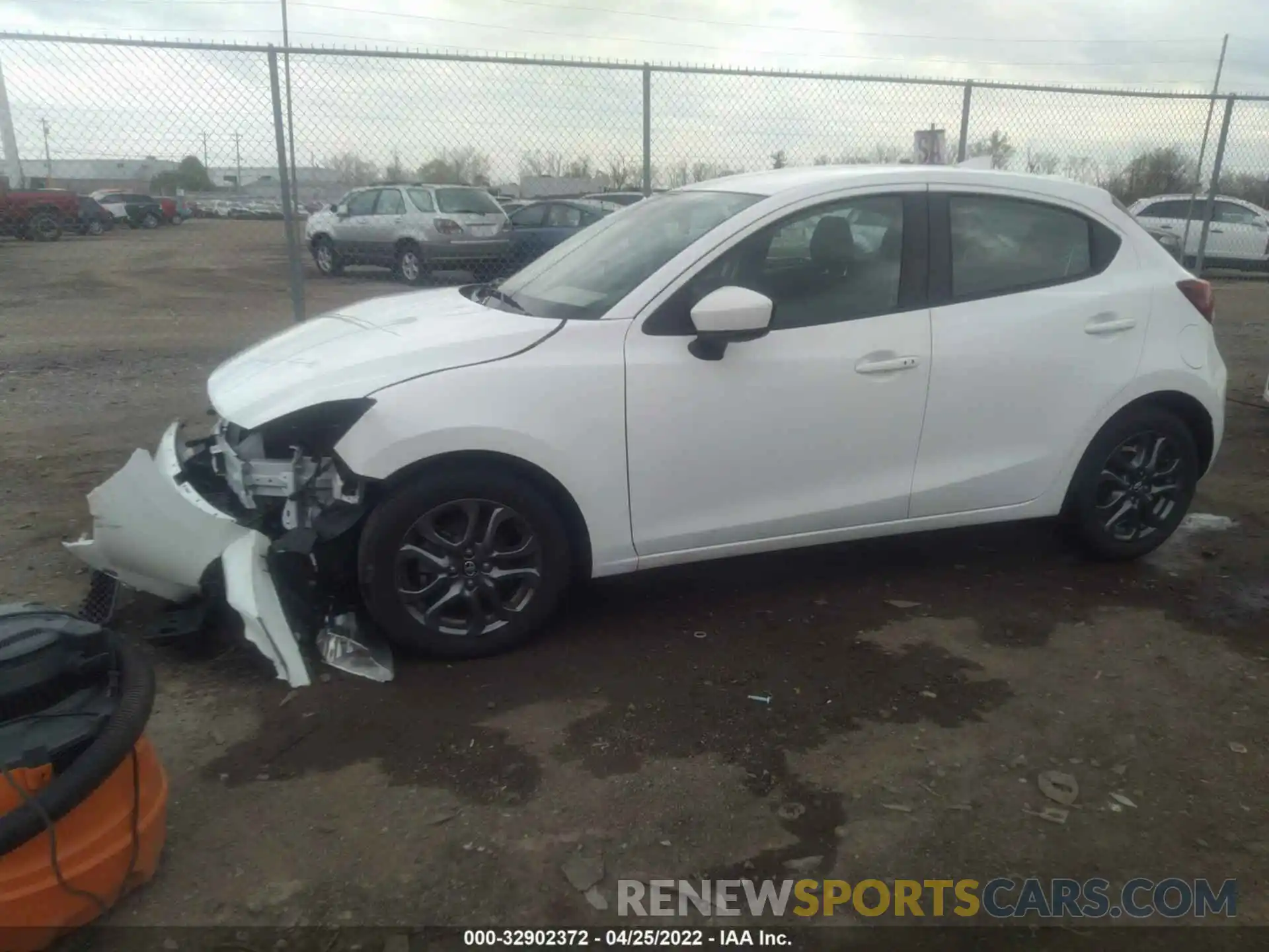 2 Photograph of a damaged car 3MYDLBJV8LY702707 TOYOTA YARIS HATCHBACK 2020