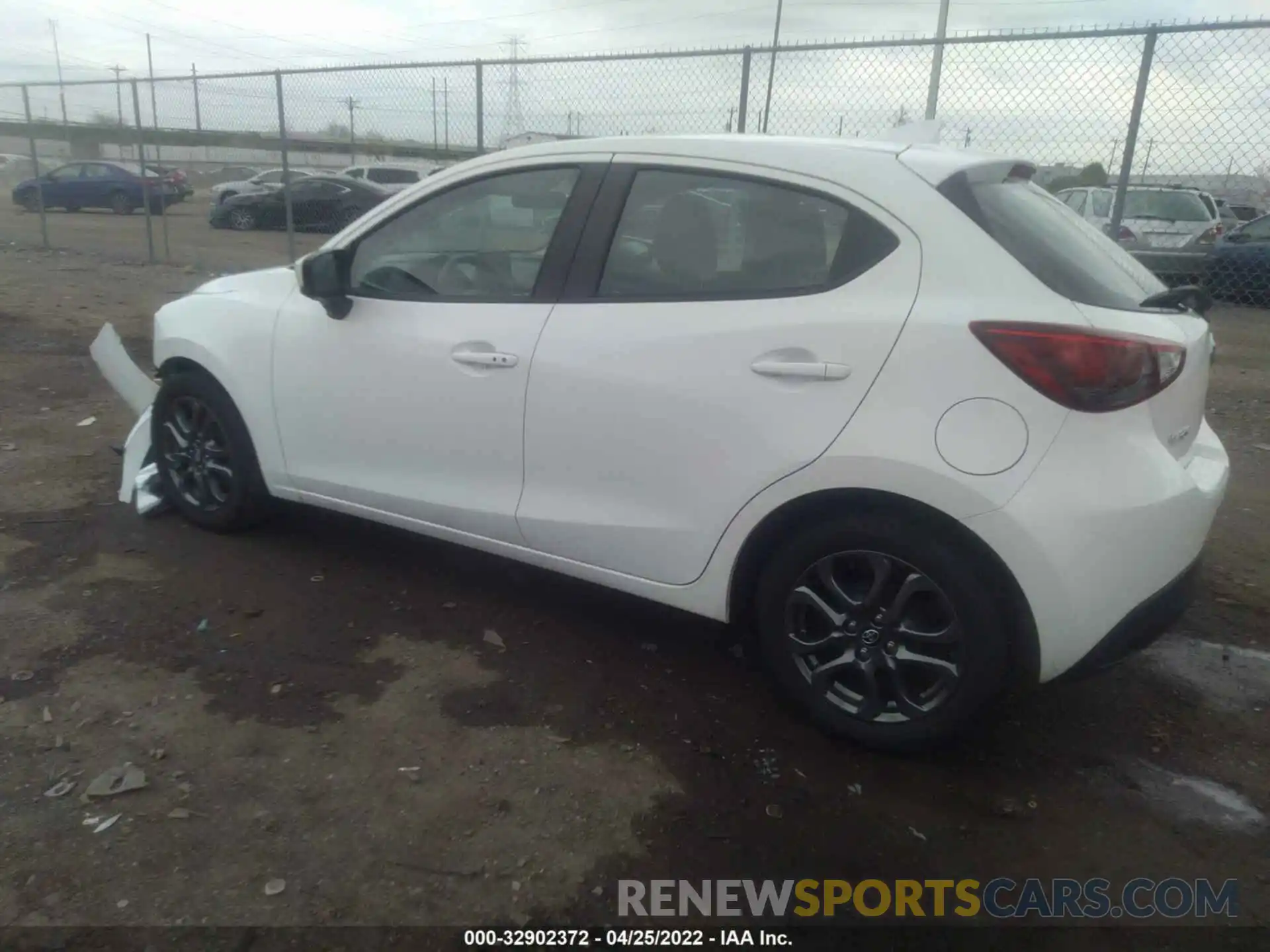 3 Photograph of a damaged car 3MYDLBJV8LY702707 TOYOTA YARIS HATCHBACK 2020