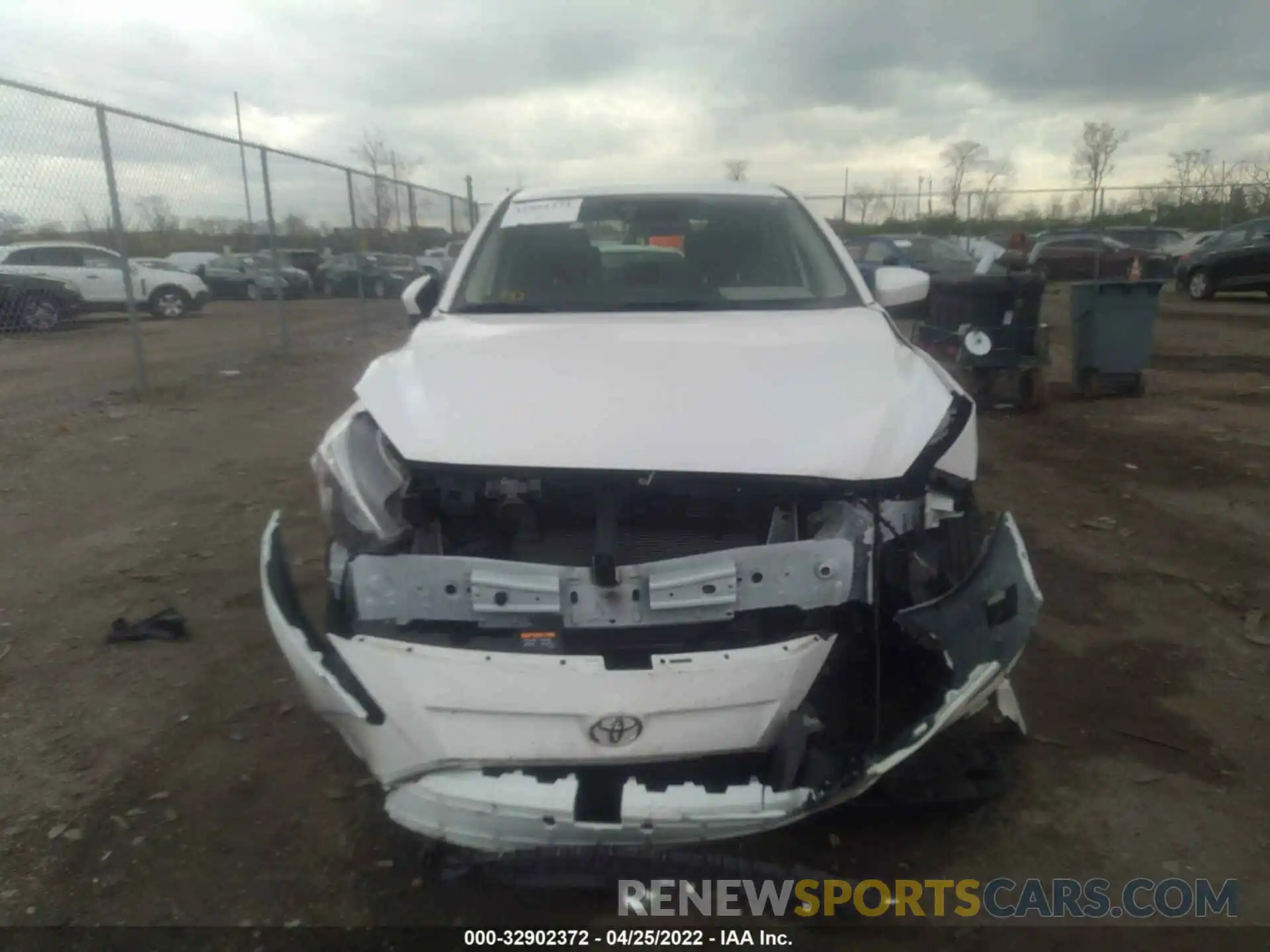 6 Photograph of a damaged car 3MYDLBJV8LY702707 TOYOTA YARIS HATCHBACK 2020