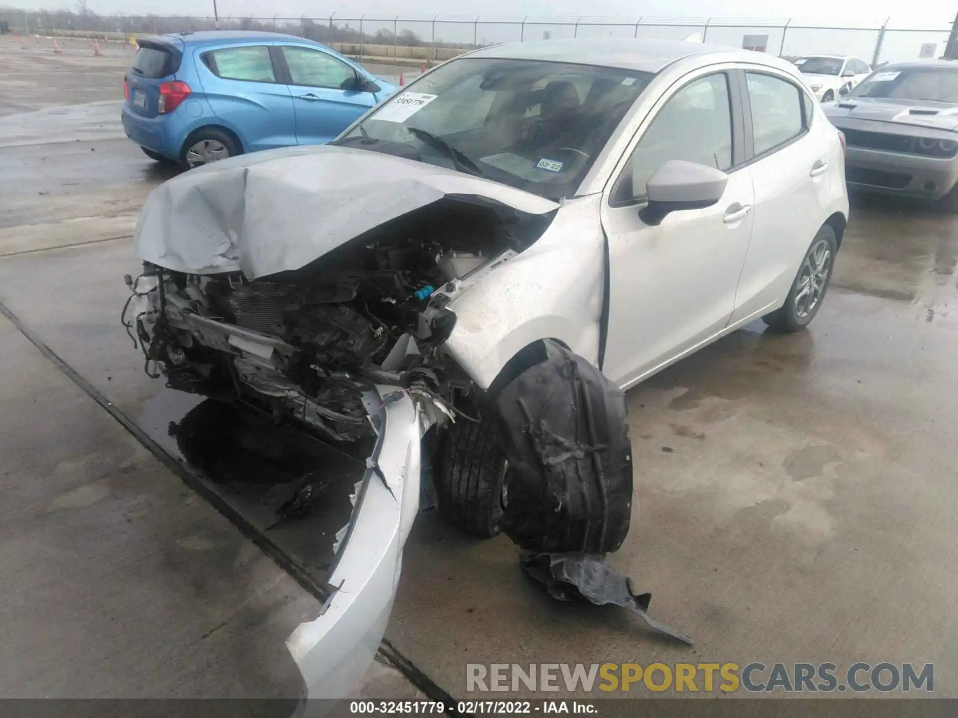 2 Photograph of a damaged car 3MYDLBJV8LY711391 TOYOTA YARIS HATCHBACK 2020