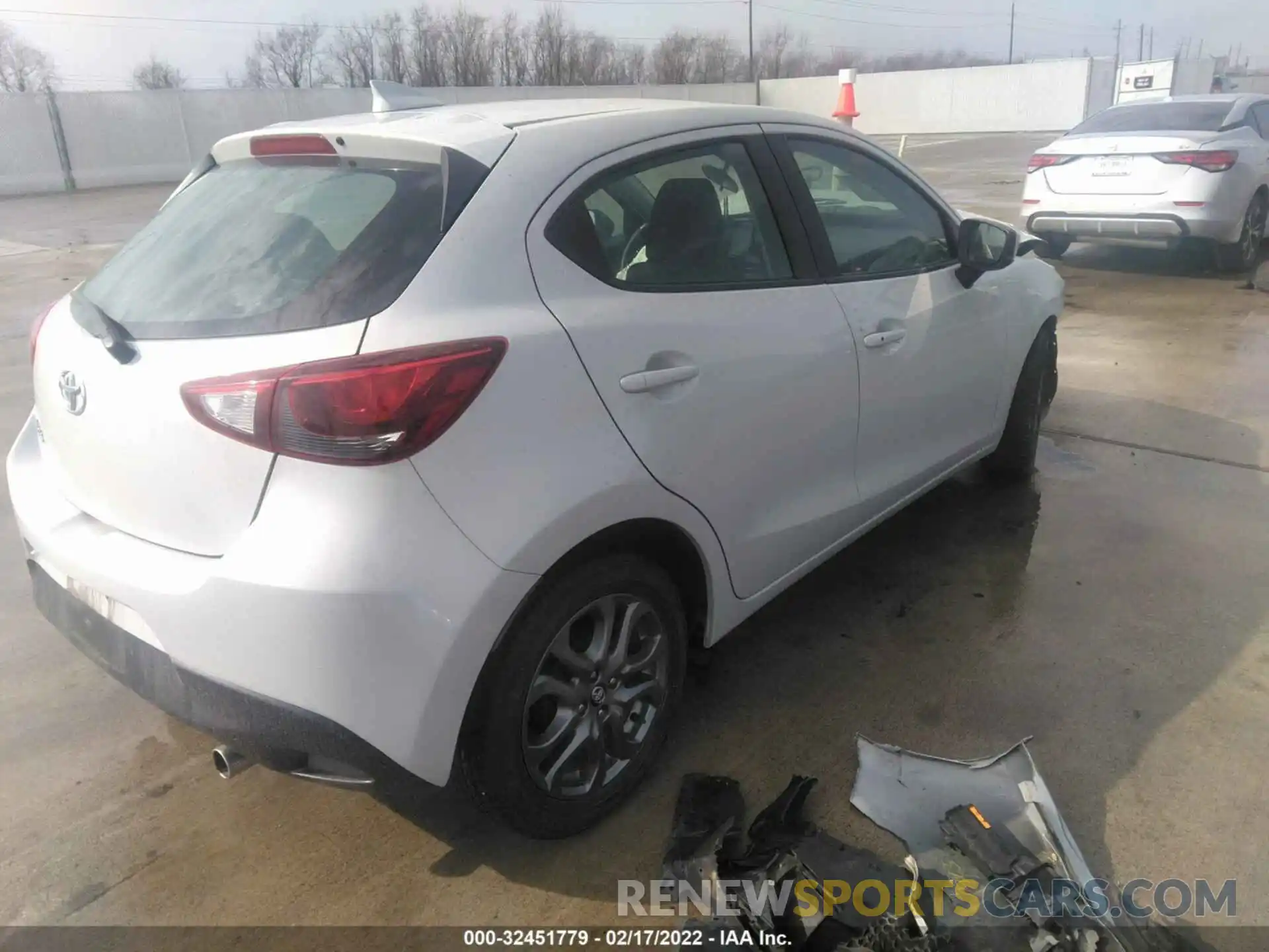 4 Photograph of a damaged car 3MYDLBJV8LY711391 TOYOTA YARIS HATCHBACK 2020