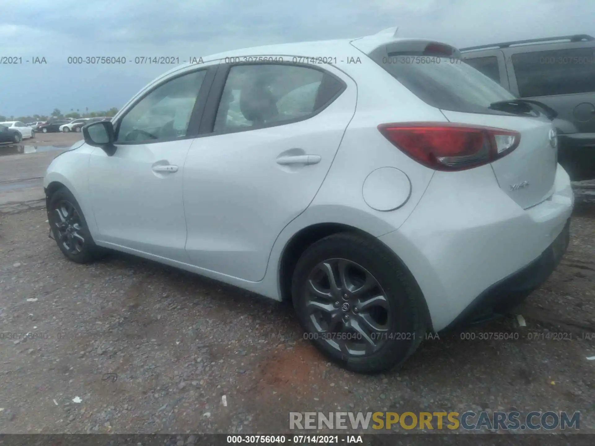 3 Photograph of a damaged car 3MYDLBJVXLY704460 TOYOTA YARIS HATCHBACK 2020