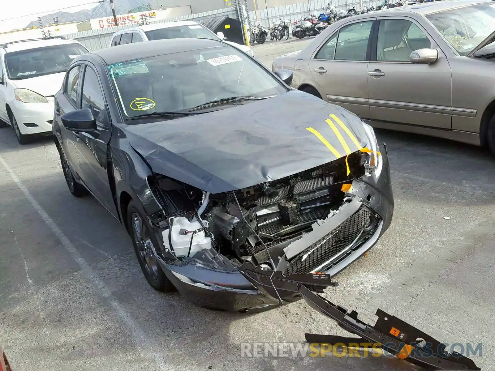 1 Photograph of a damaged car 3MYDLBJV2LY702475 TOYOTA YARIS LE 2020