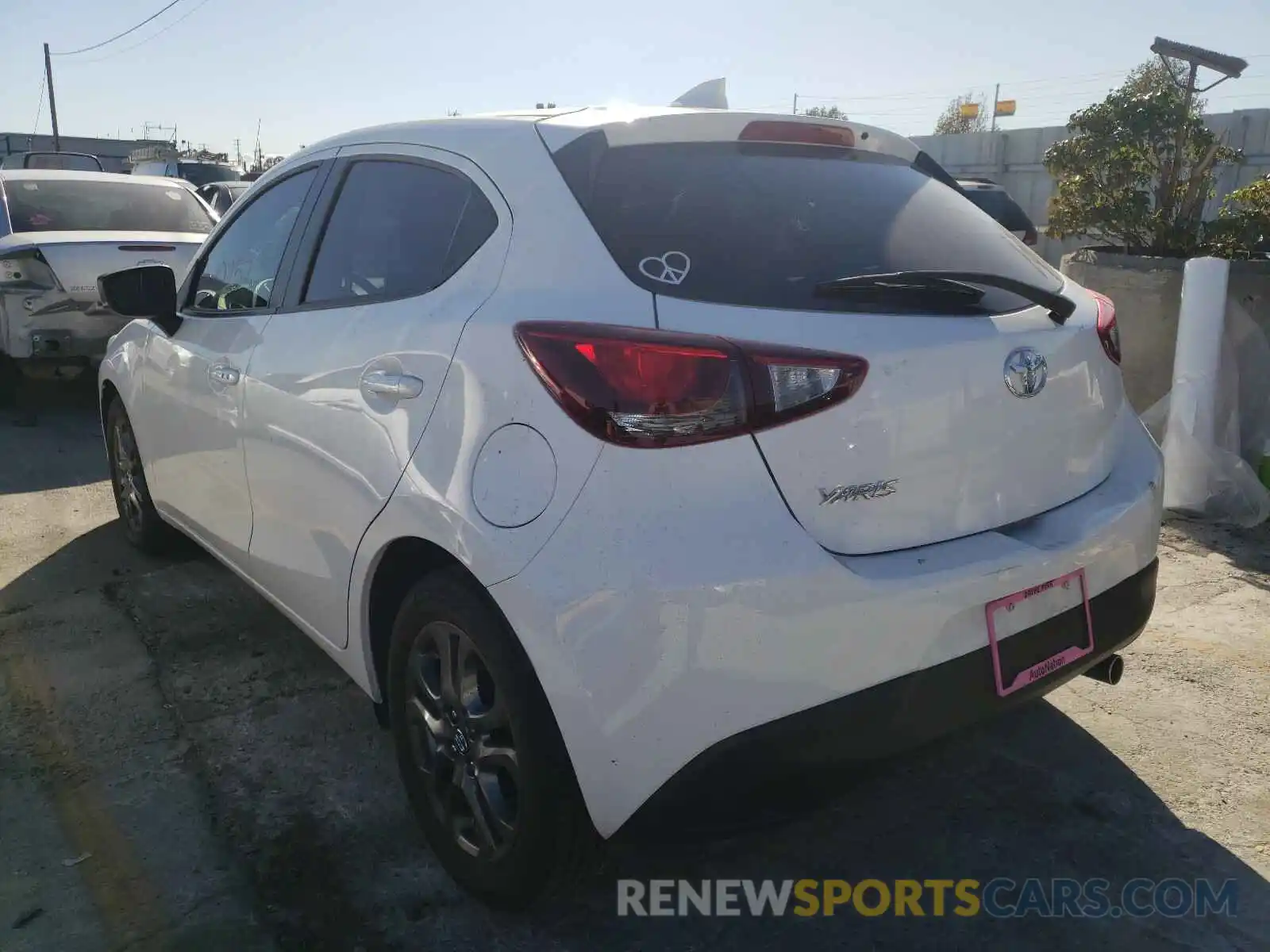 3 Photograph of a damaged car 3MYDLBJV6LY705203 TOYOTA YARIS LE 2020