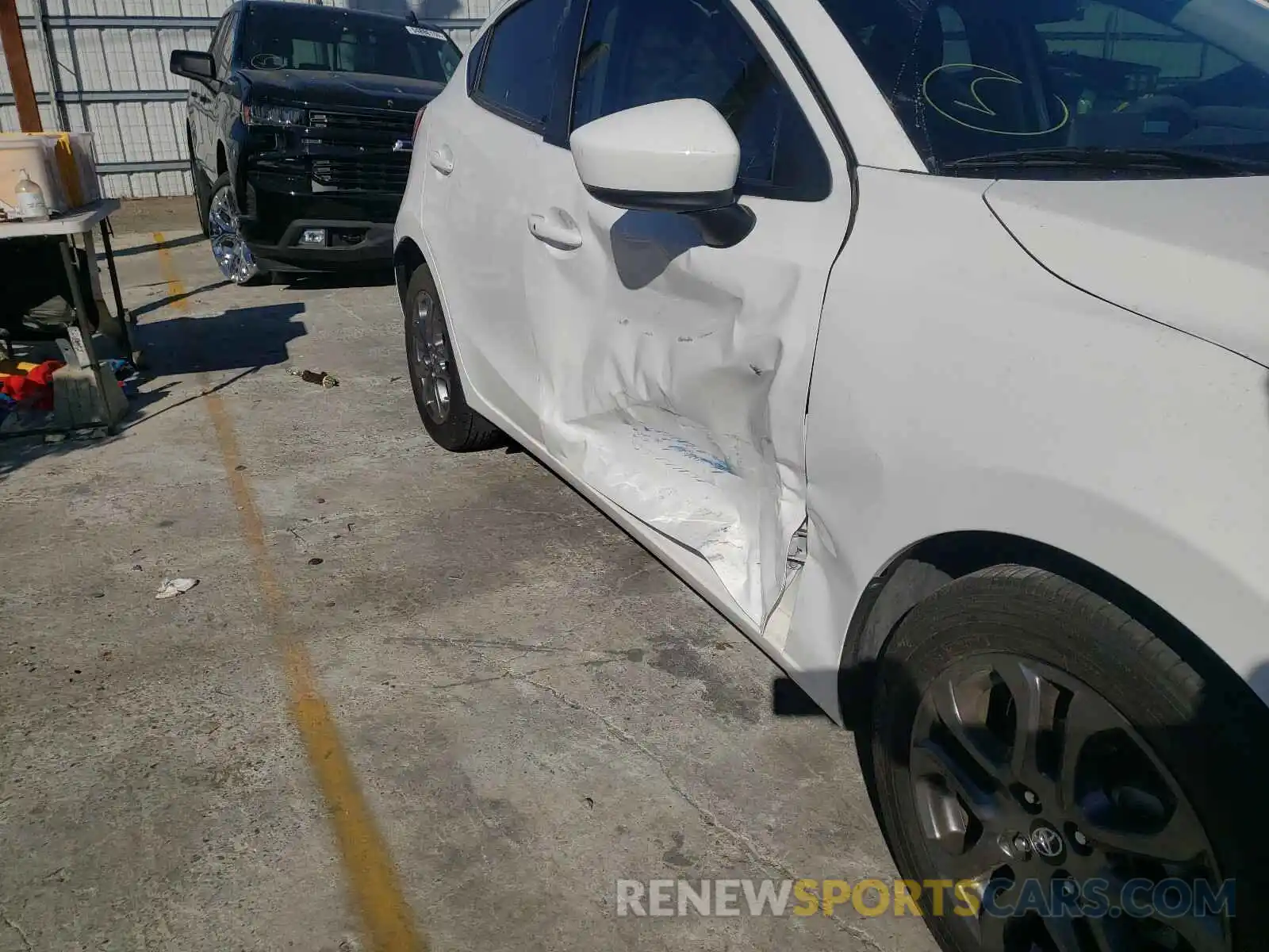 9 Photograph of a damaged car 3MYDLBJV6LY705203 TOYOTA YARIS LE 2020