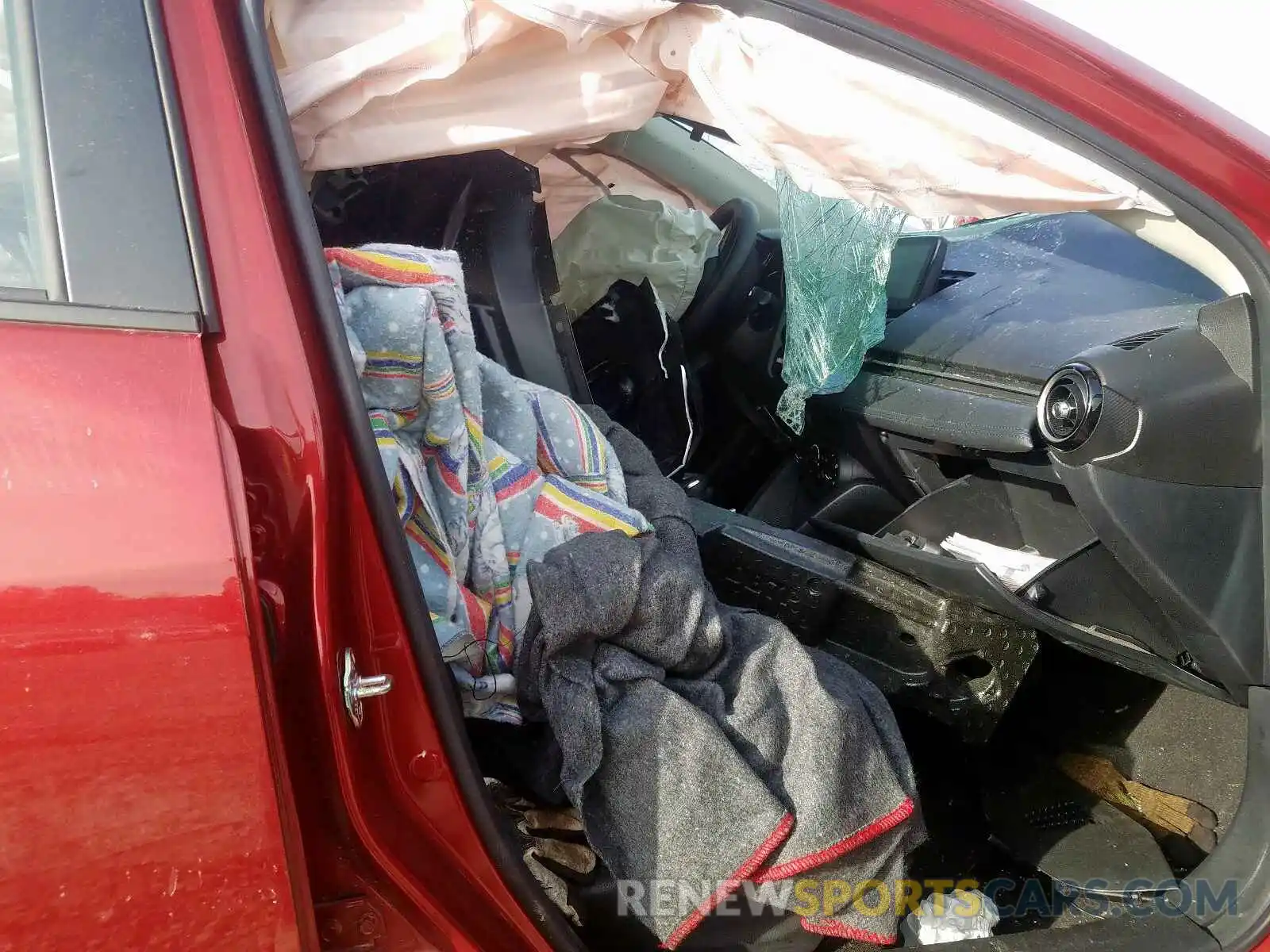 5 Фотография поврежденного автомобиля 3MYDLBJV7LY705999 TOYOTA YARIS LE 2020