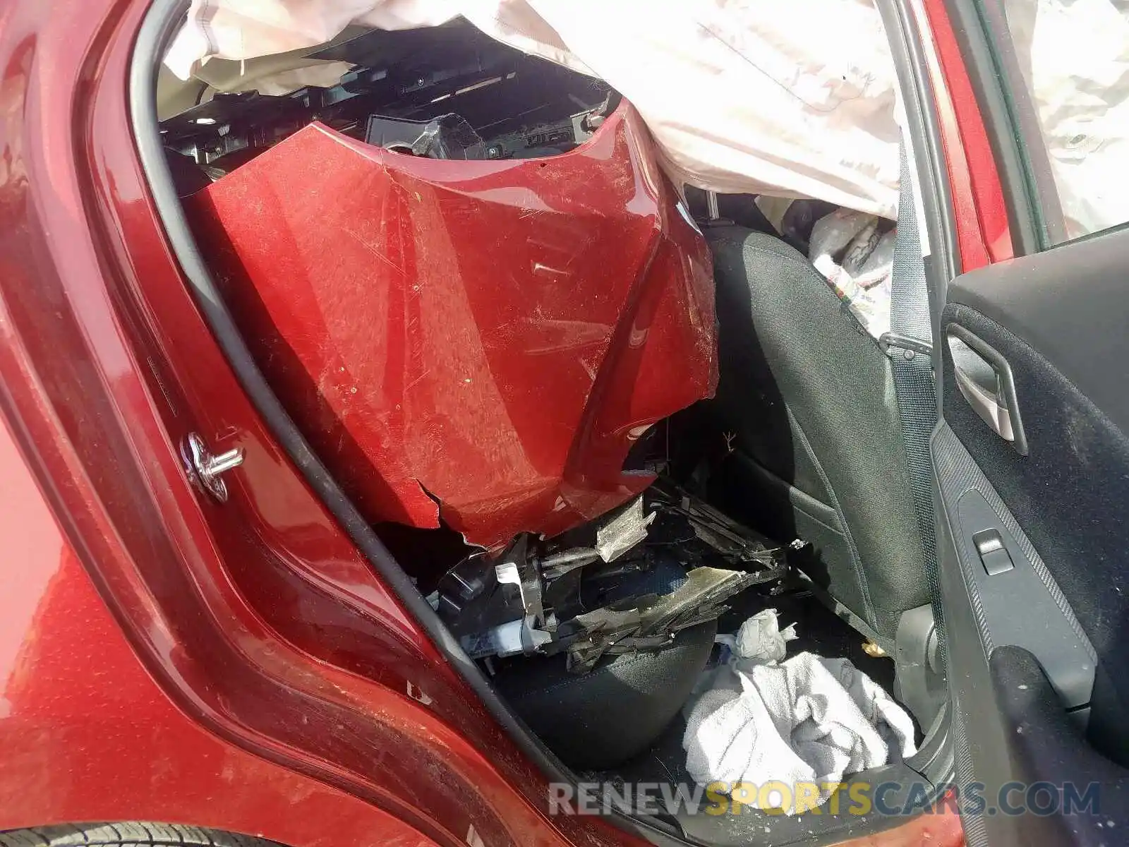 6 Фотография поврежденного автомобиля 3MYDLBJV7LY705999 TOYOTA YARIS LE 2020