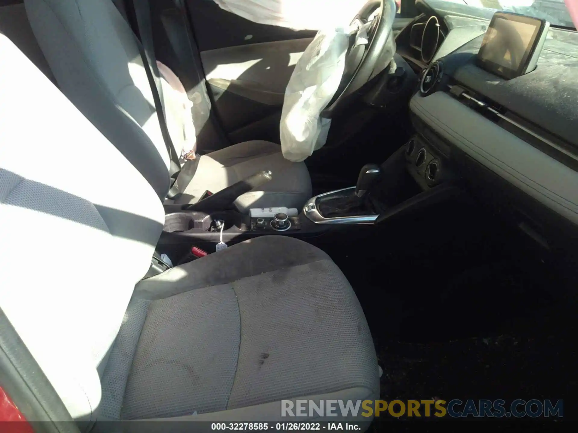 5 Photograph of a damaged car 3MYDLBYV0KY511898 TOYOTA YARIS SEDAN 2019