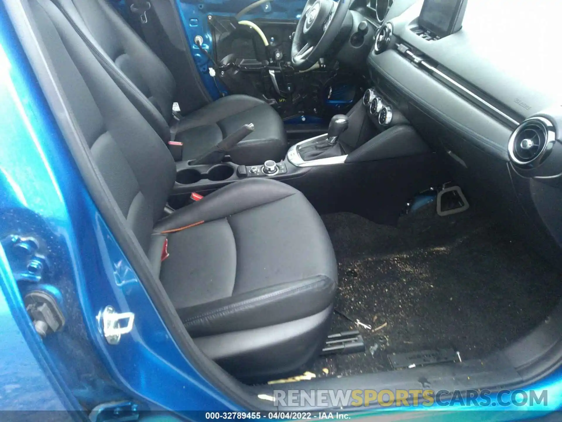 5 Photograph of a damaged car 3MYDLBYV0KY514803 TOYOTA YARIS SEDAN 2019